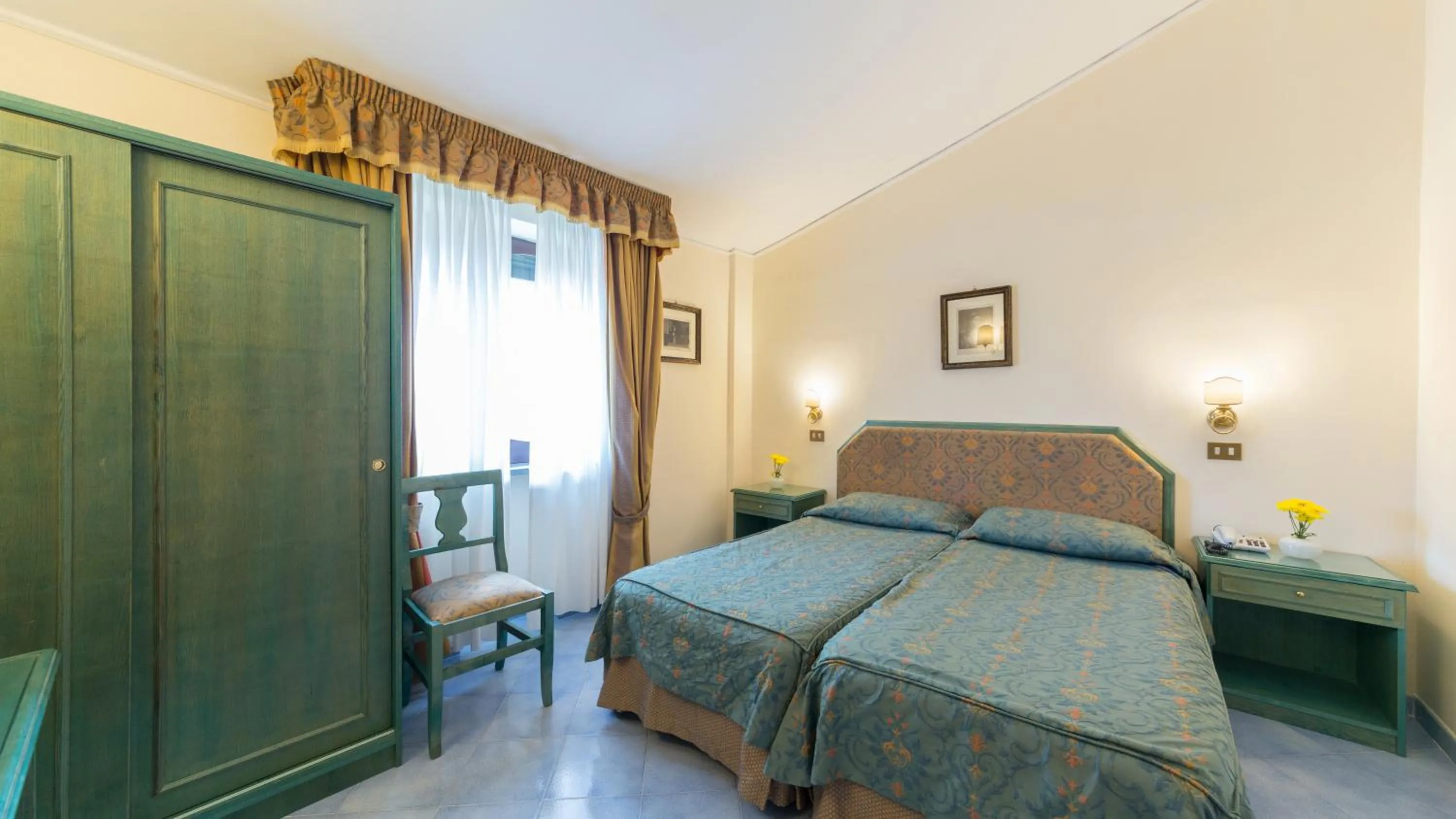 Bedroom, Bed in Hotel Iaccarino