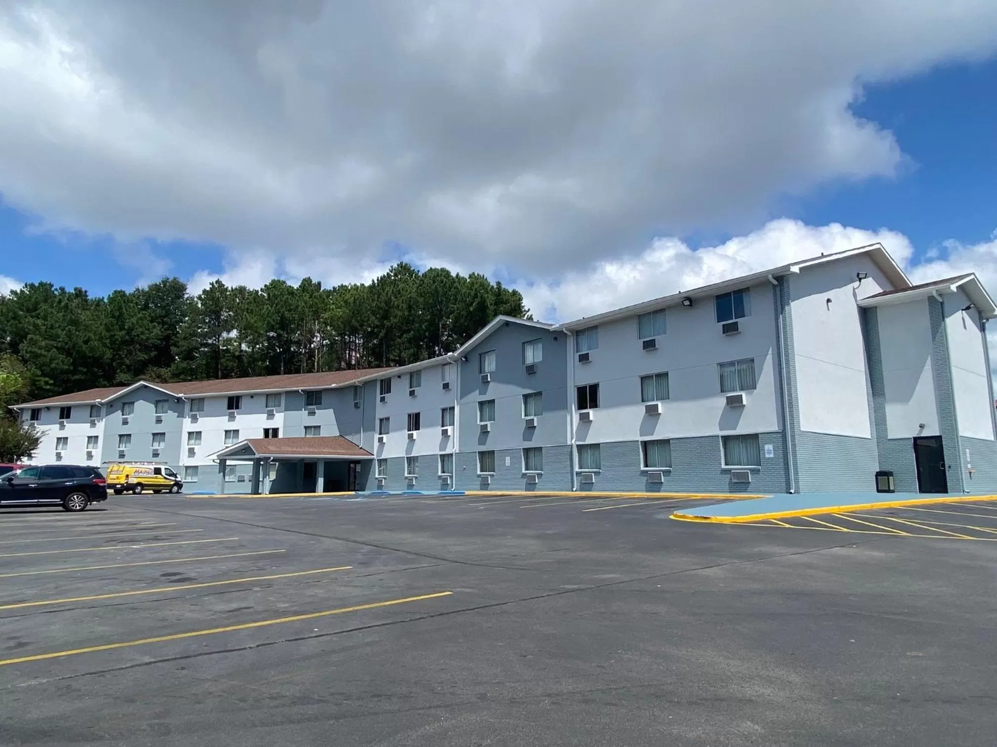 Property building in Super 8 by Wyndham Homewood Birmingham Area