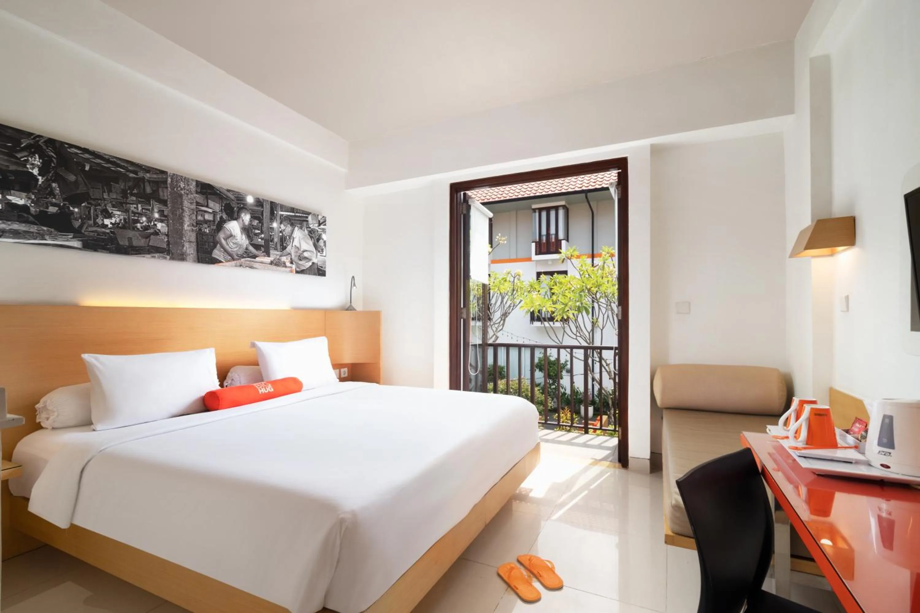 Bedroom, Bed in HARRIS Hotel Kuta Tuban Bali