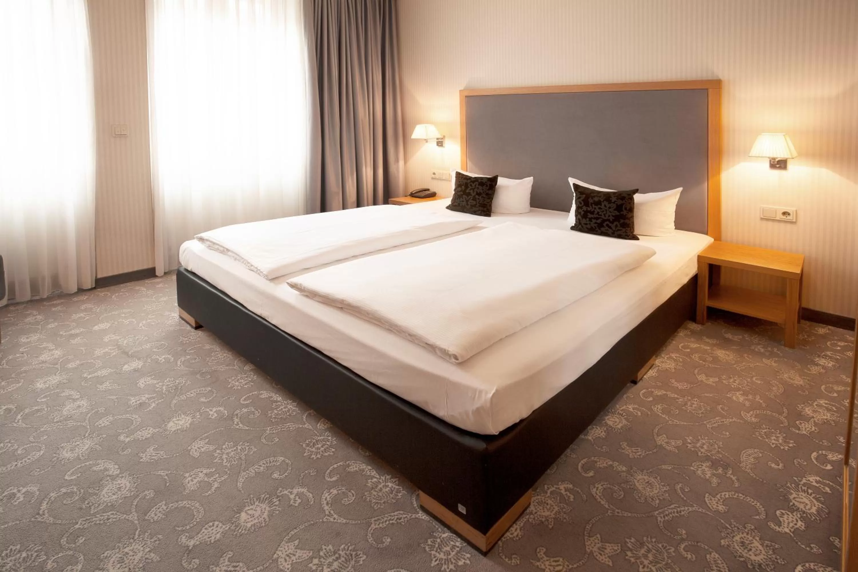 Day, Bed in TOWNHOUSE Hotel