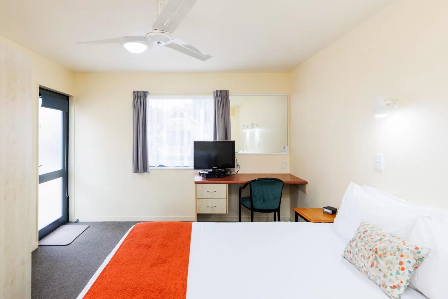 Bedroom, Bed in Bella Vista Motel Palmerston North