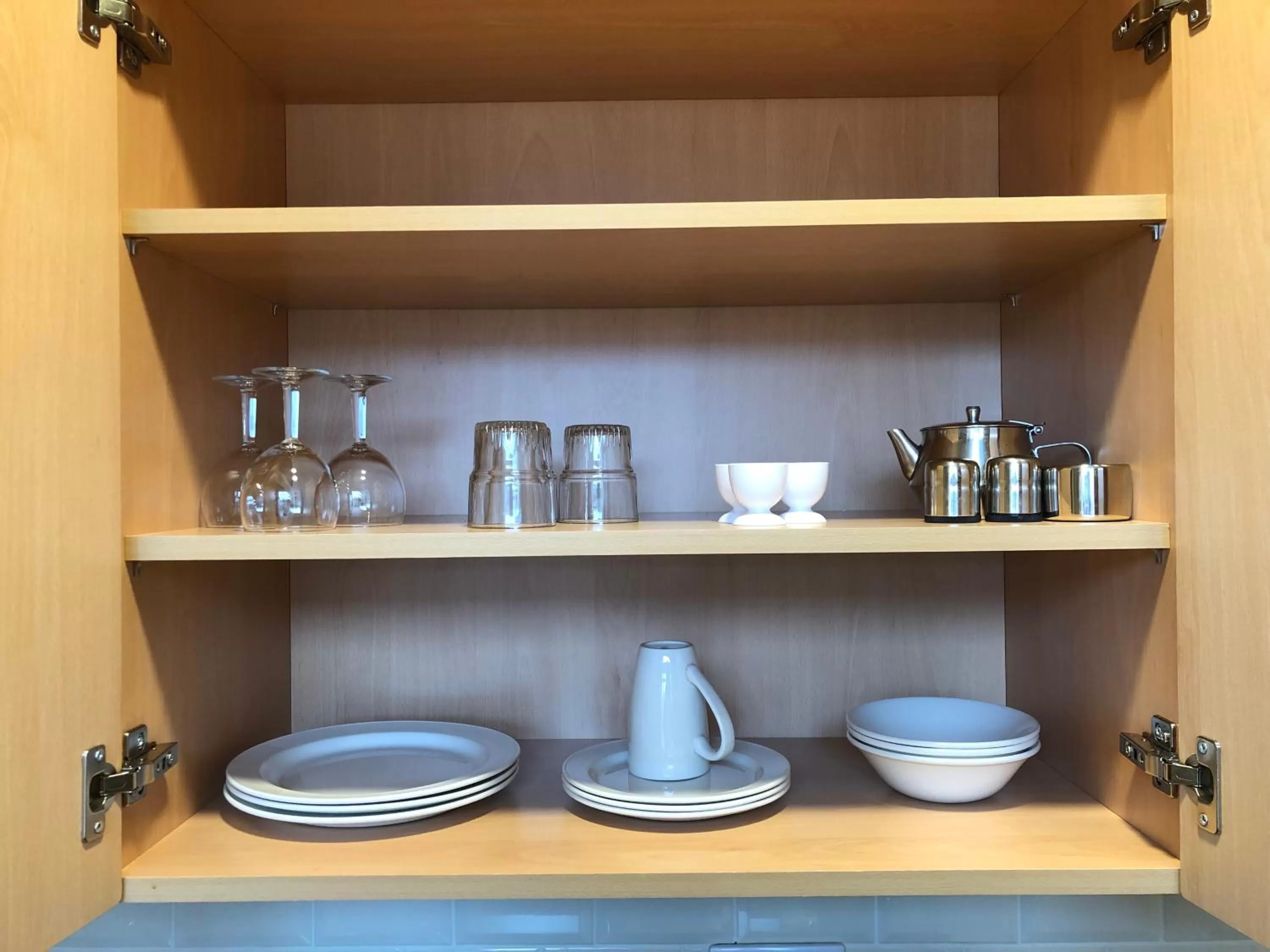 Kitchen or kitchenette in Belmore Court & Motel