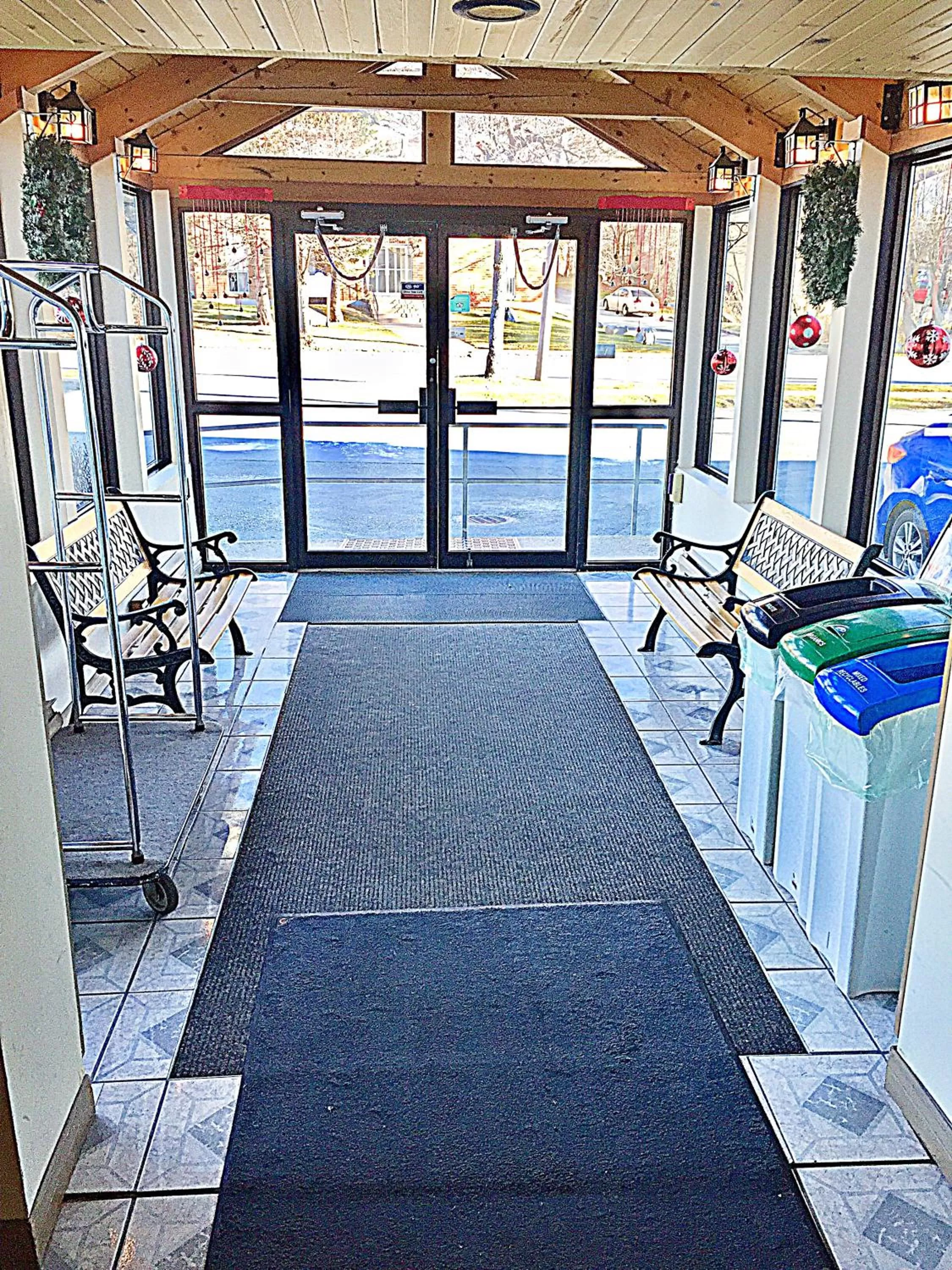 Facade/entrance in Coastal Inn Dartmouth