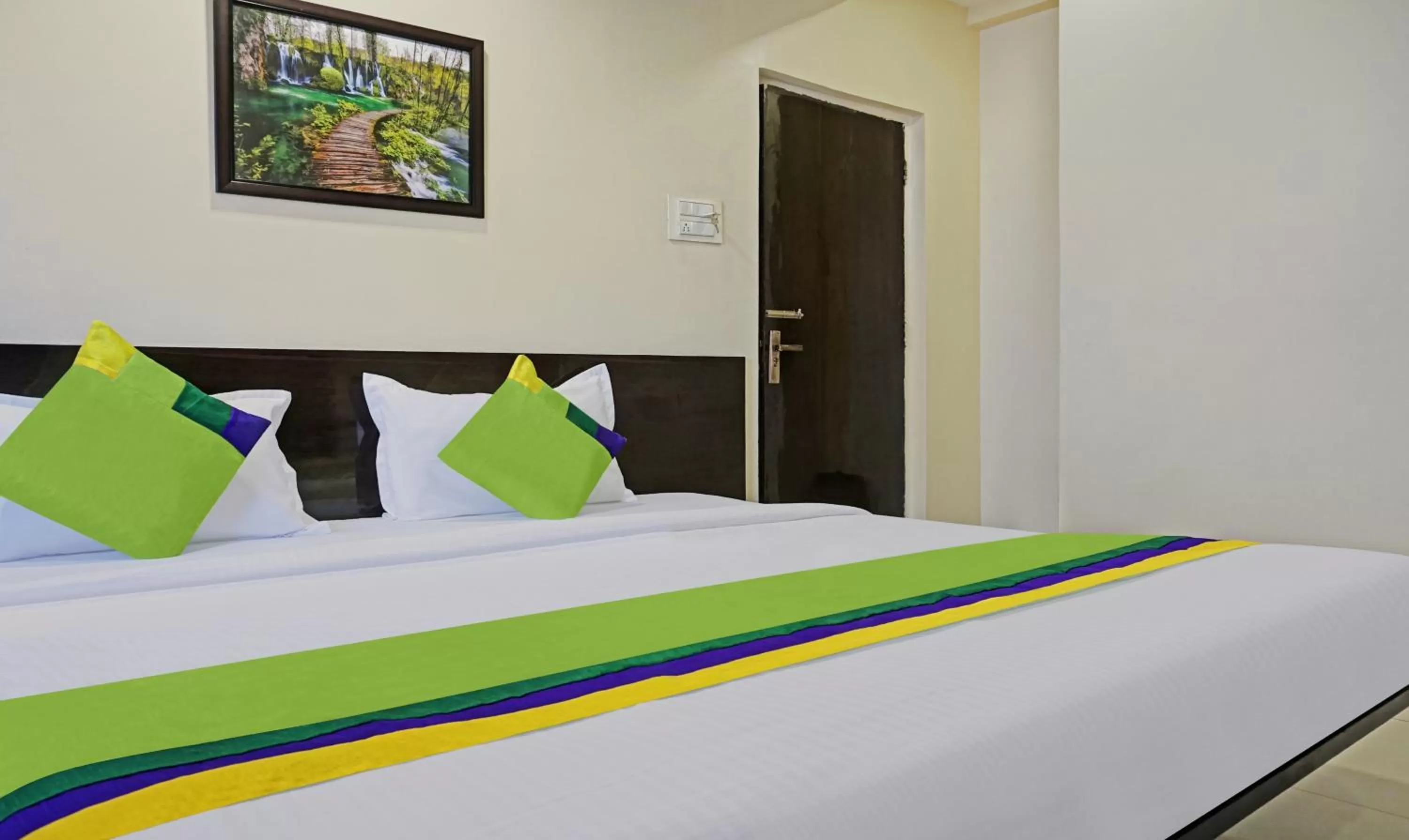 Bed in Treebo Trend Chetan Executive Hadapsar Phursungi