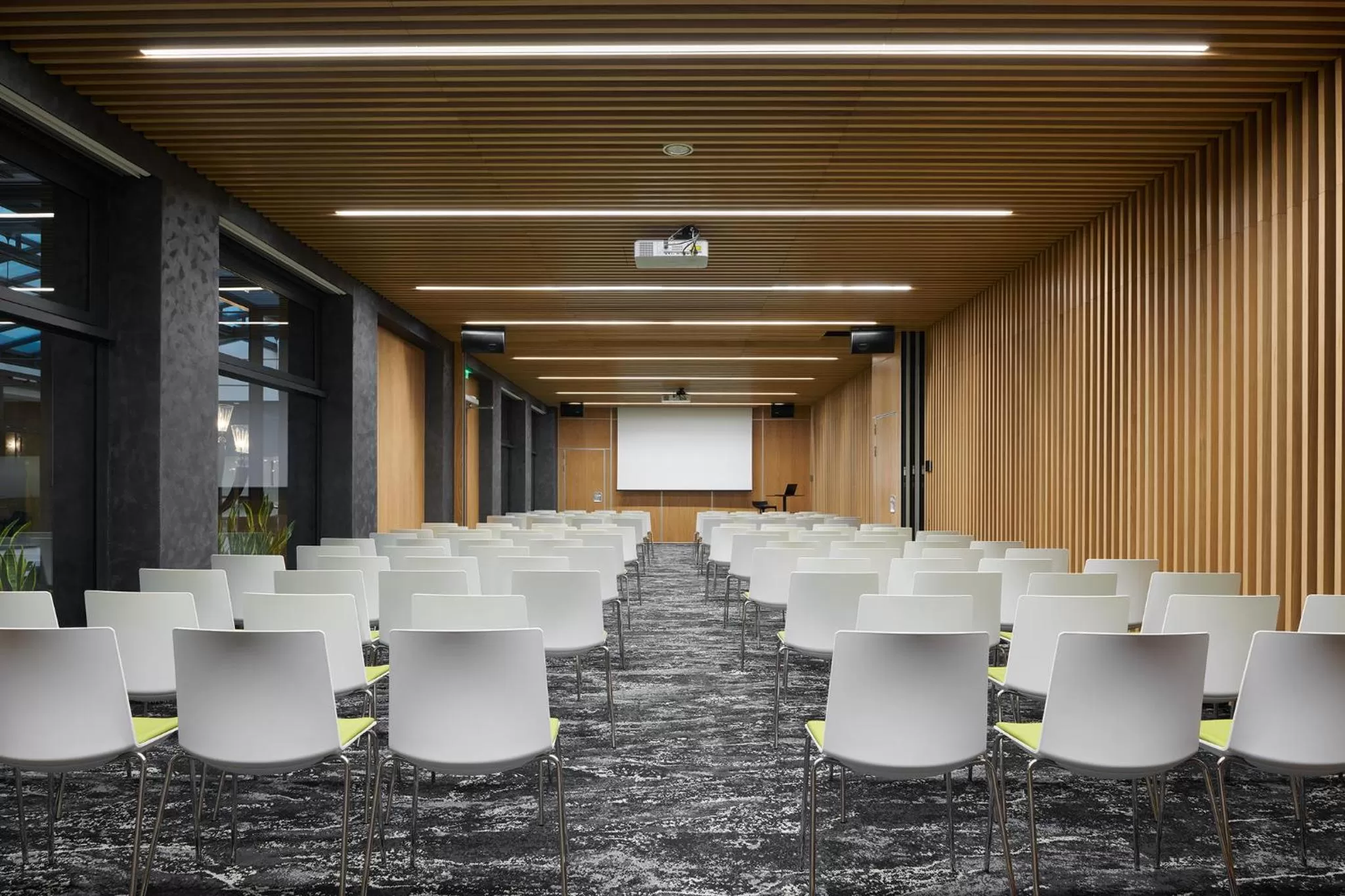 Business facilities in Hotel Passage