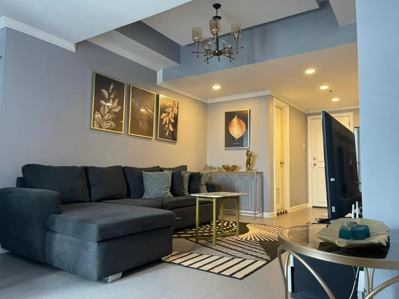 TV and multimedia, Seating Area in Mpt Suites