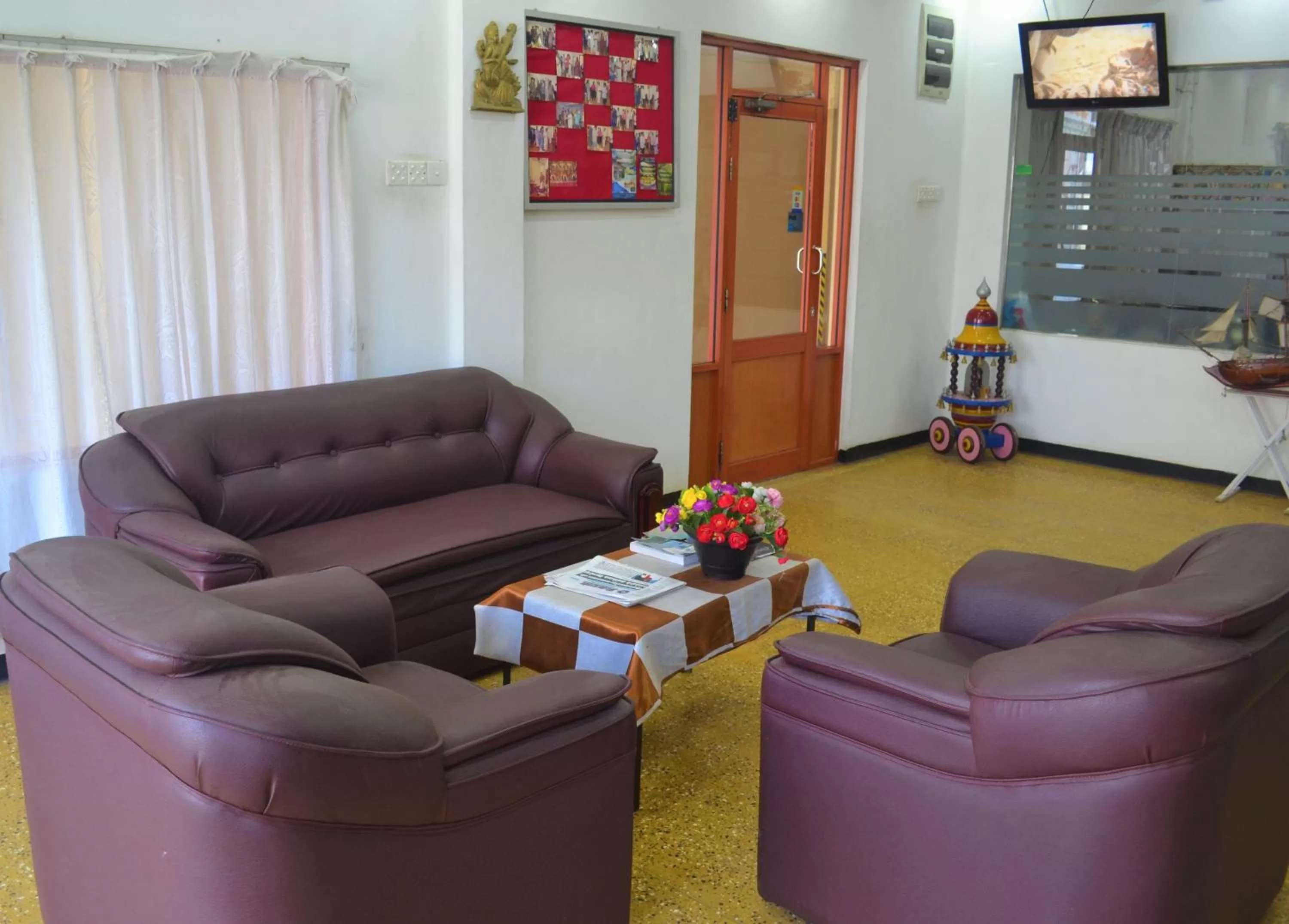 Gnaanams Hotel and Restaurant