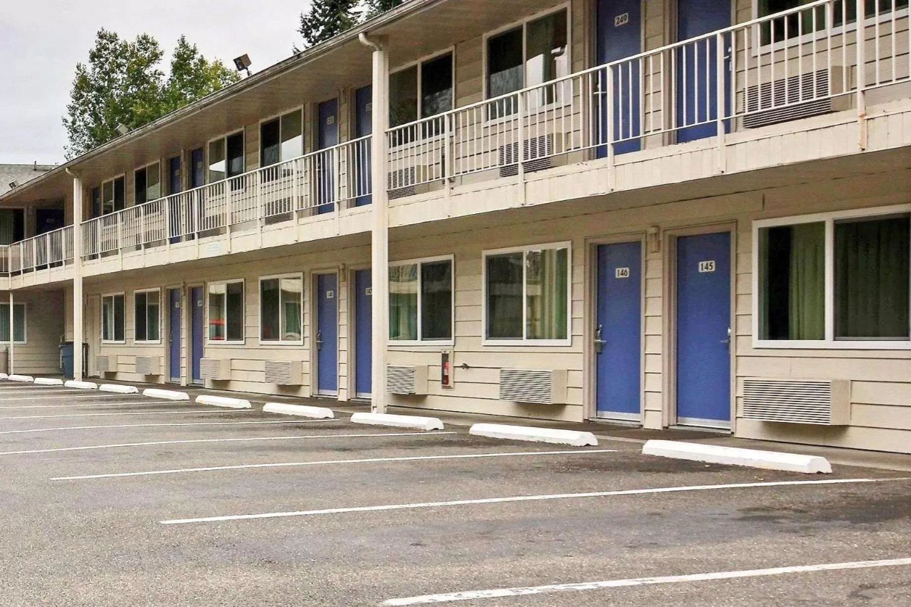 Property building in Motel 6-Tumwater, WA - Olympia