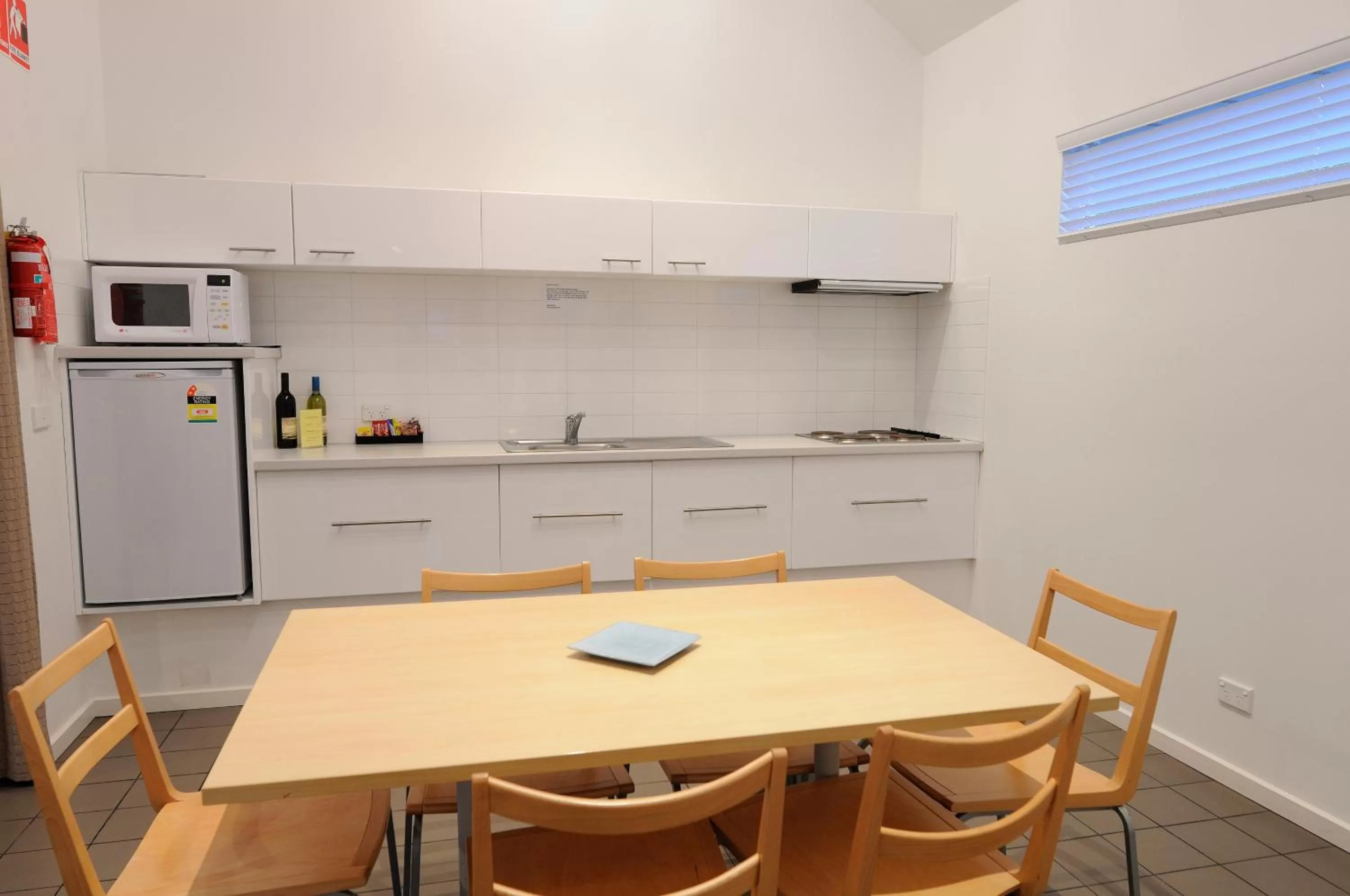 Dining area in Ashmont Motel and Apartments