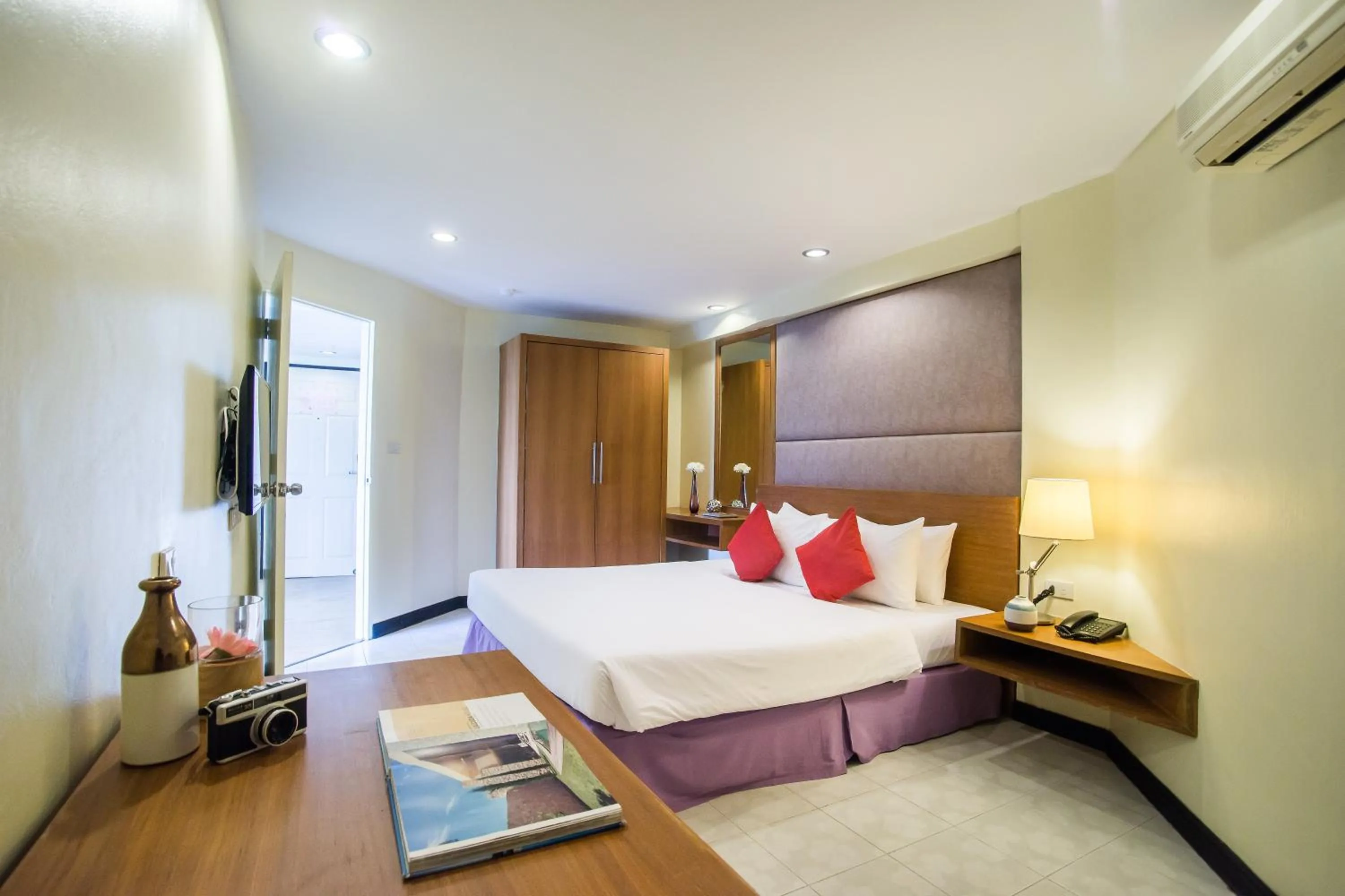 Bedroom, Bed in Bella Villa Metro