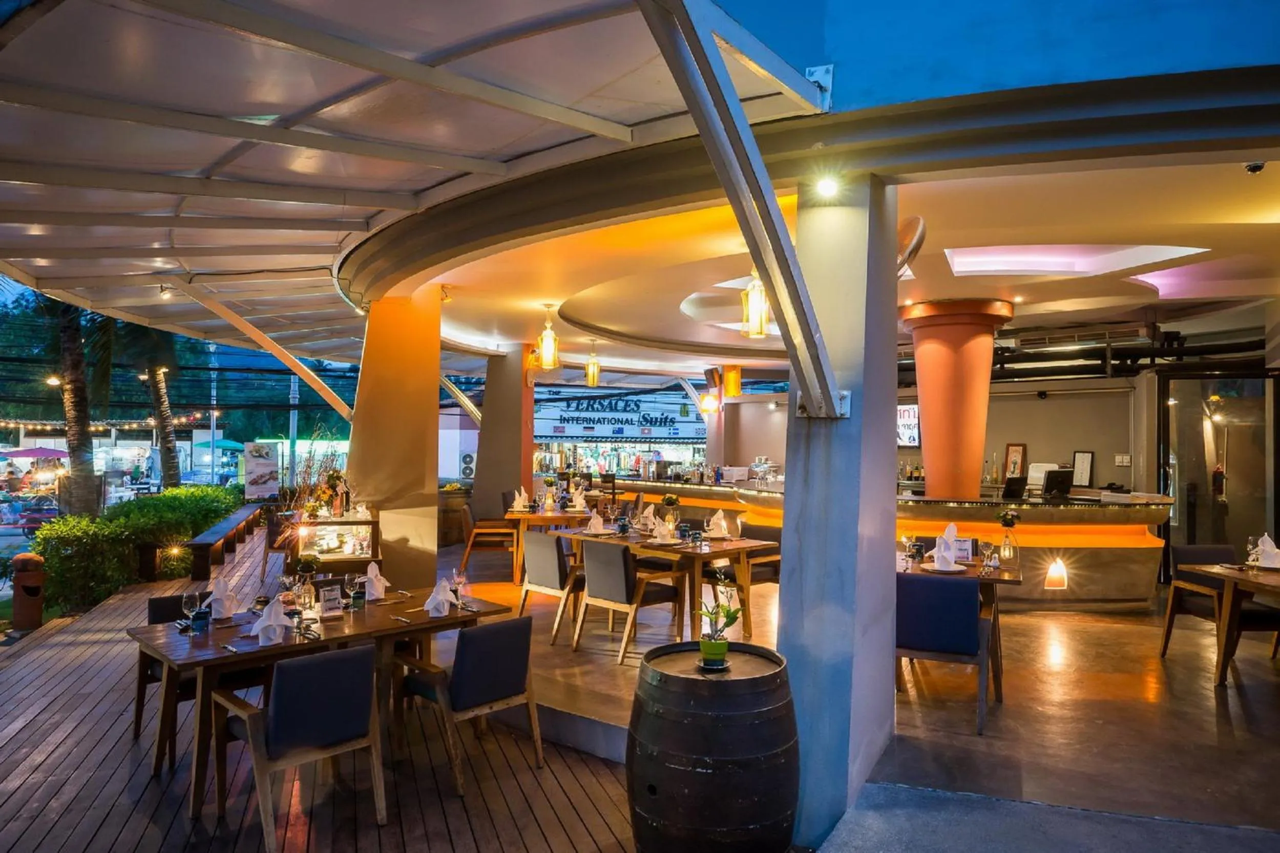 Lounge or bar in Royal Muang Samui Villas