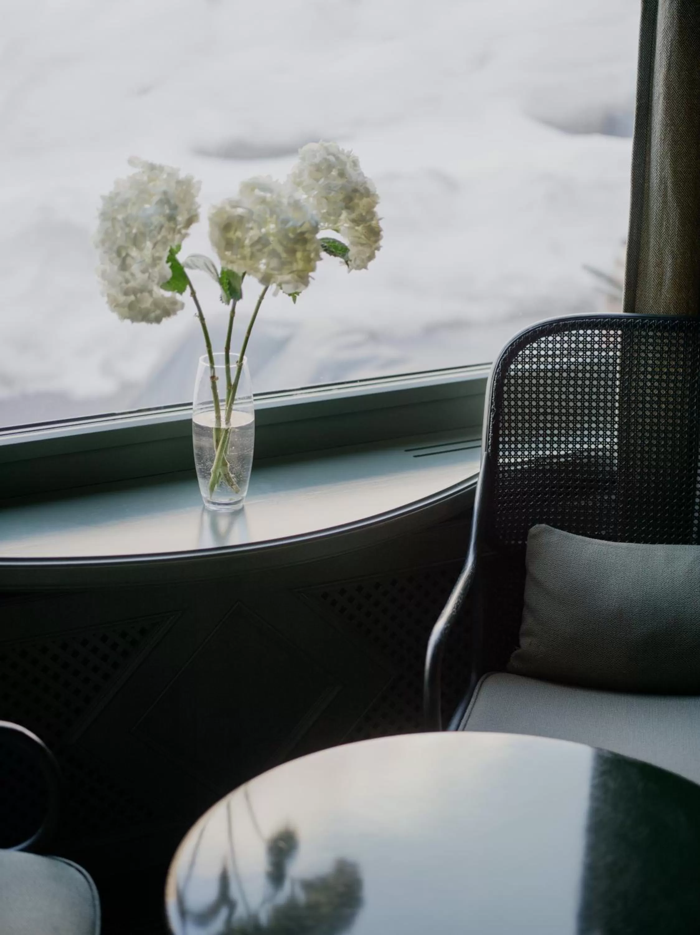 Lounge or bar in BEAUSiTE Zermatt