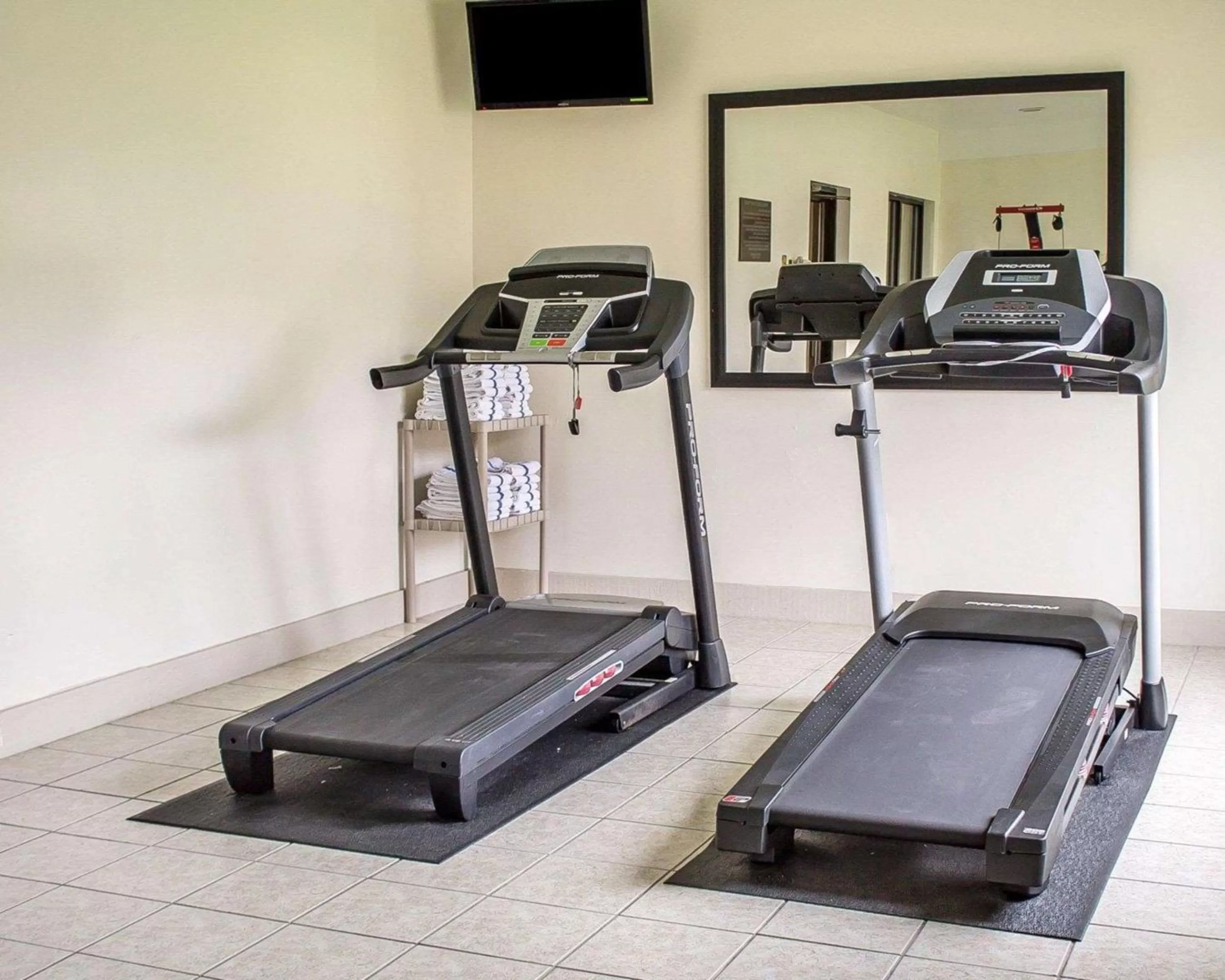 Fitness centre/facilities, Fitness Center/Facilities in Norwood Inn & Suites Columbus
