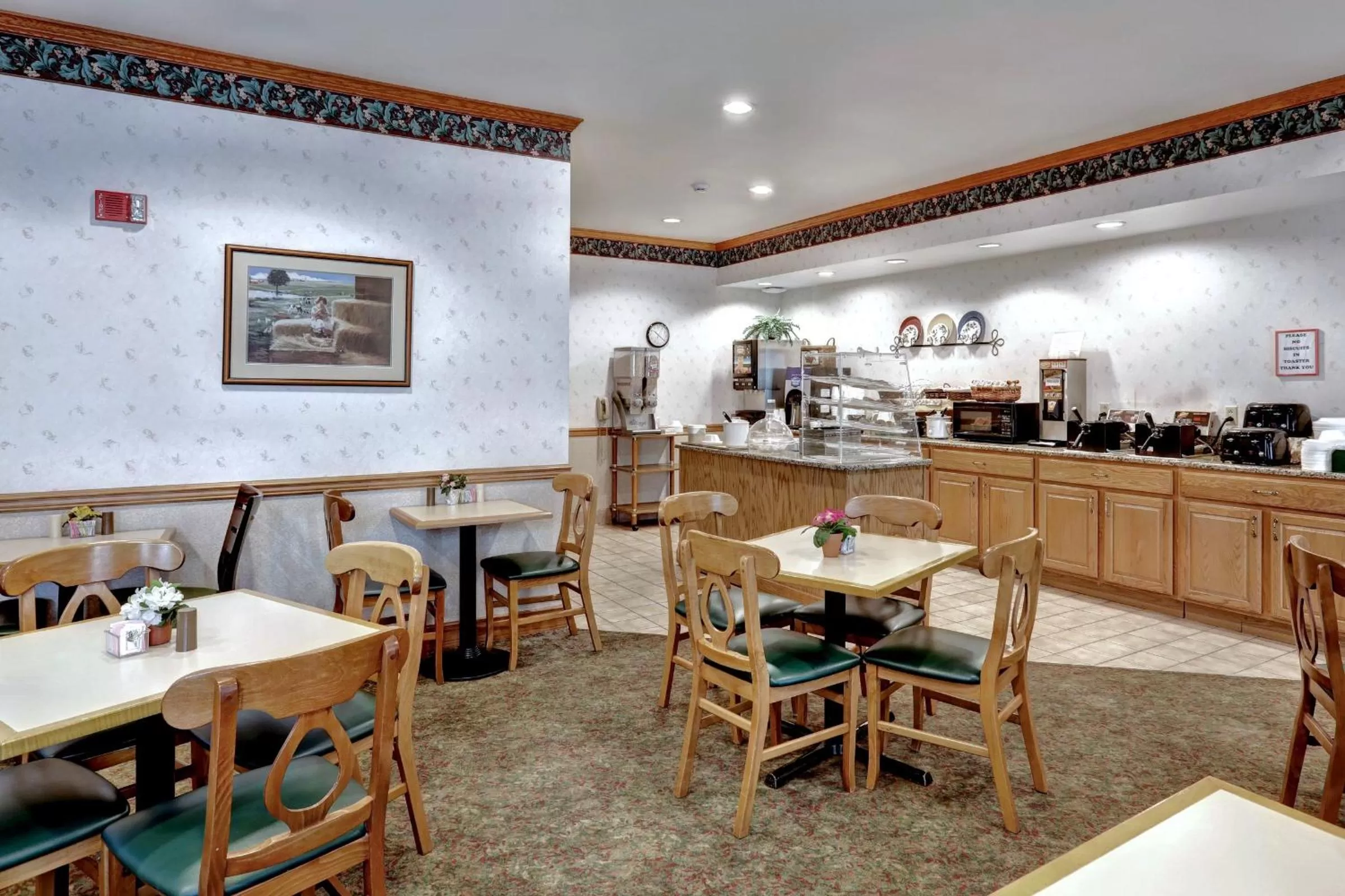 Restaurant/places to eat in Lancaster Inn & Suites