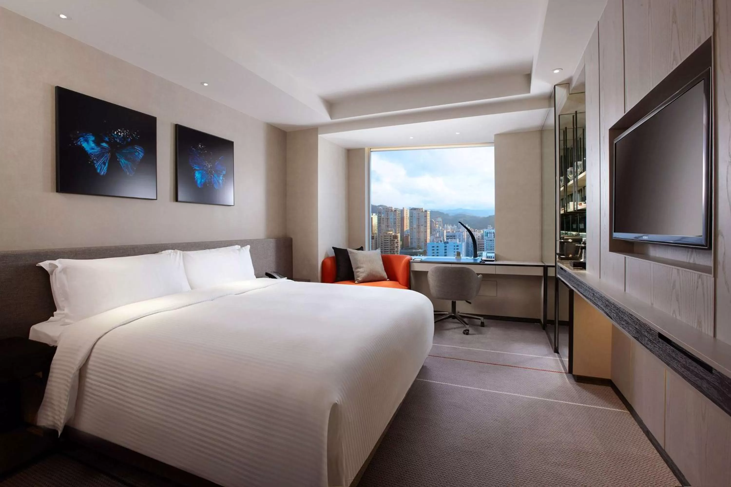 Deluxe Twin Room High Floor in Humble House Taipei, Curio Collection by Hilton