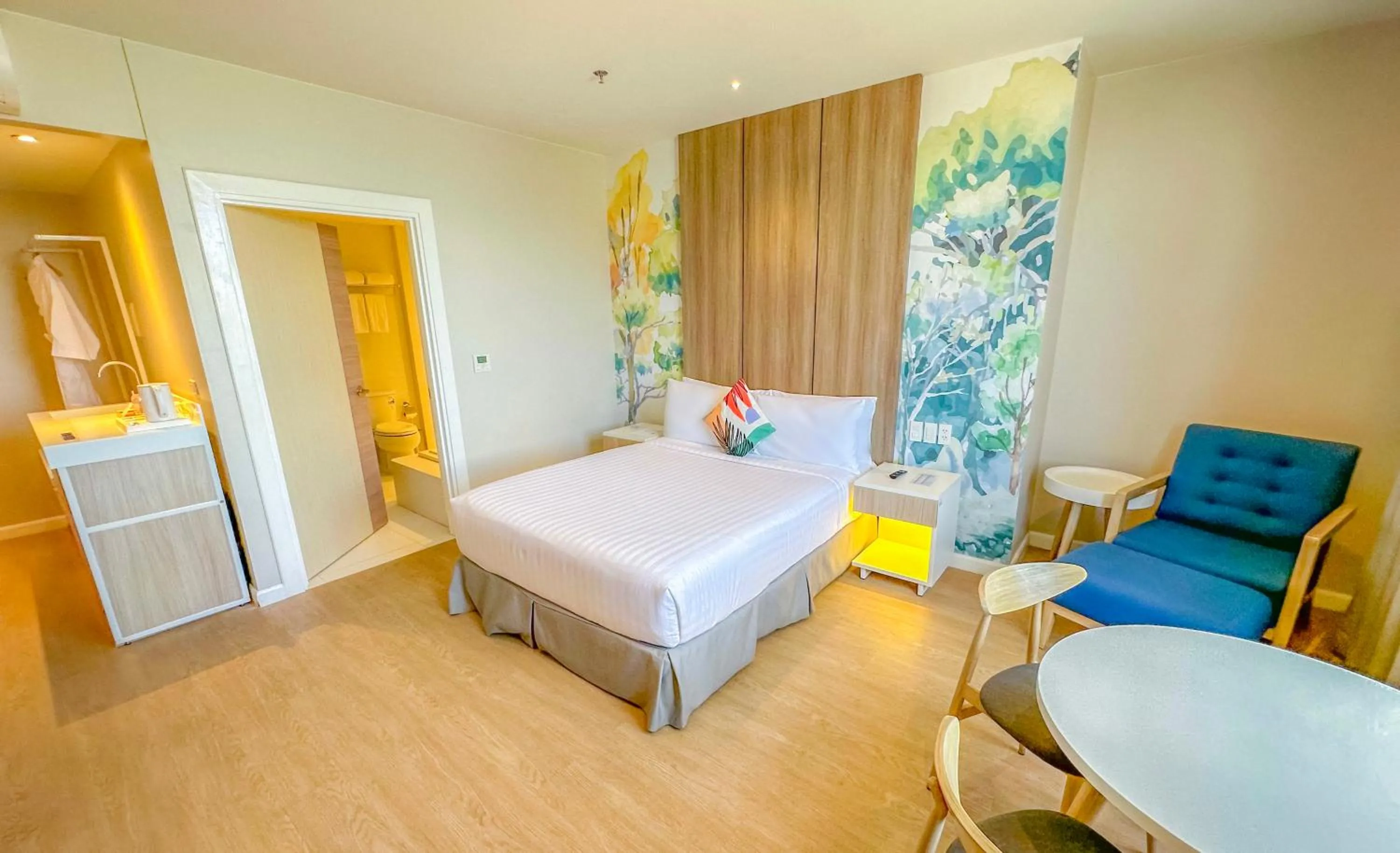 Bed in Harolds Hotel Quezon City