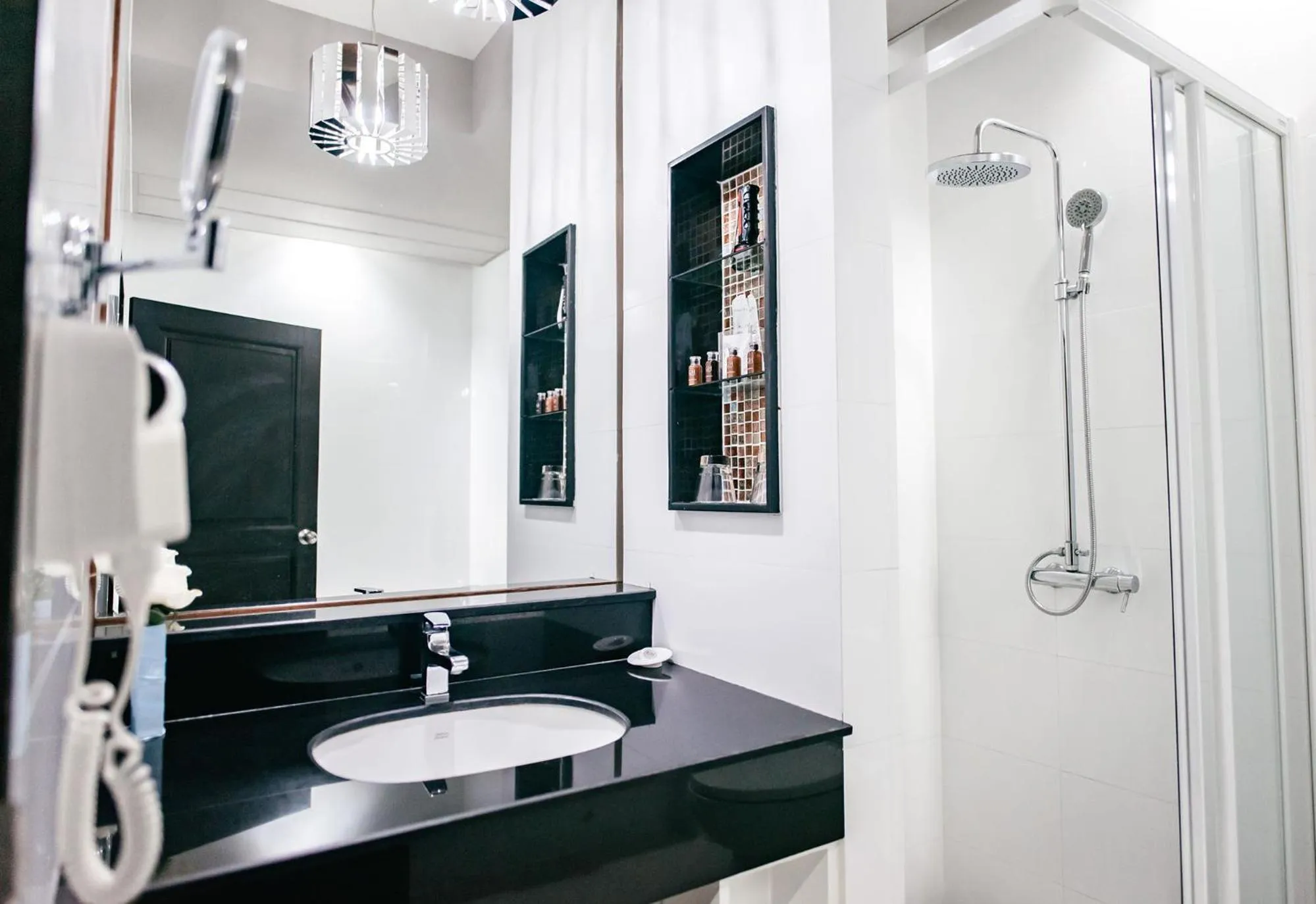 Shower in Grand Howard Hotel Bangkok