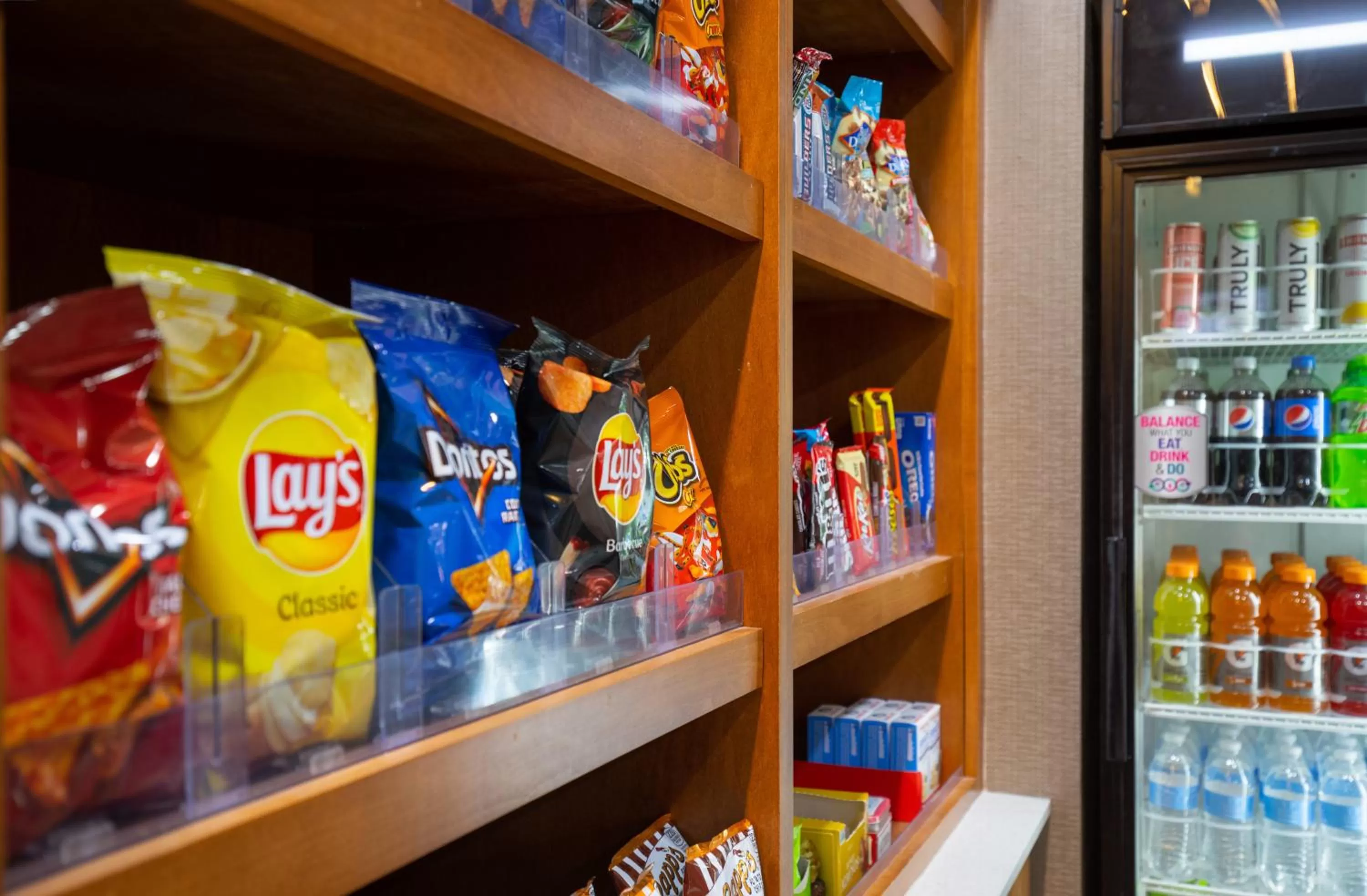 Restaurant/places to eat in SpringHill Suites by Marriott Baton Rouge Gonzales