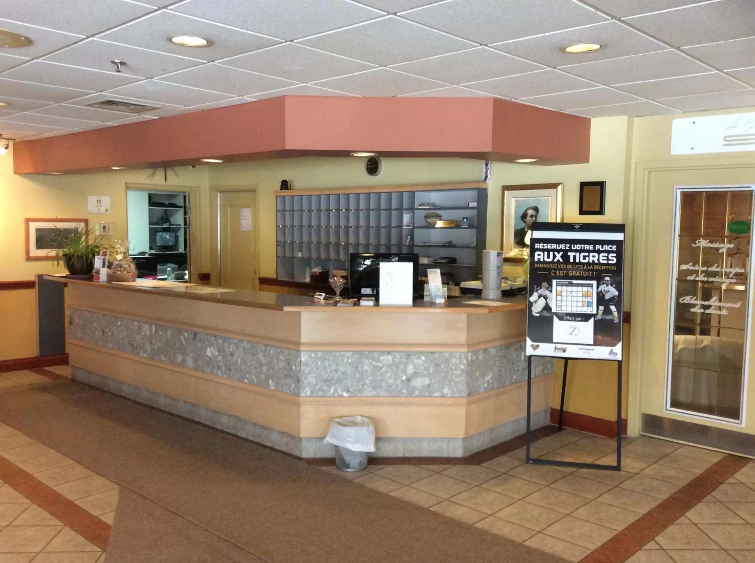 Lobby or reception in Hôtel Travelodge by Wyndham Victoriaville