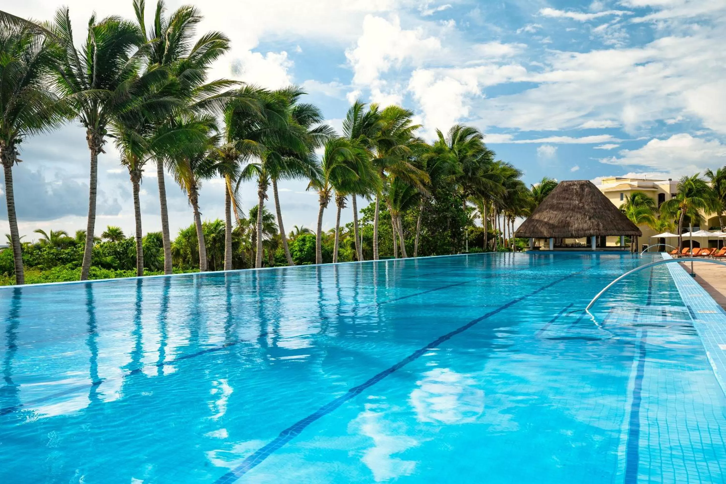 Swimming pool in Moon Palace The Grand Cancun All Inclusive