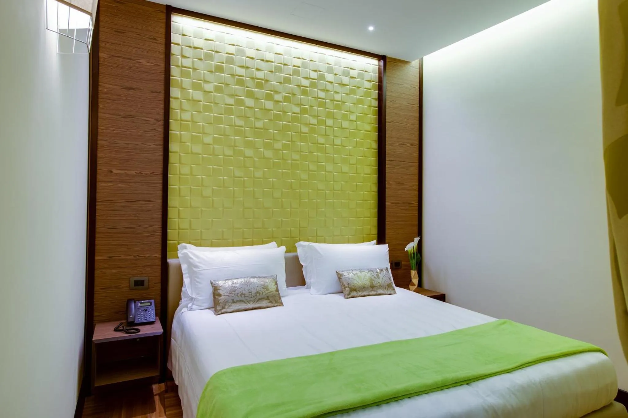 Photo of the whole room, Bed in Solo Experience Hotel