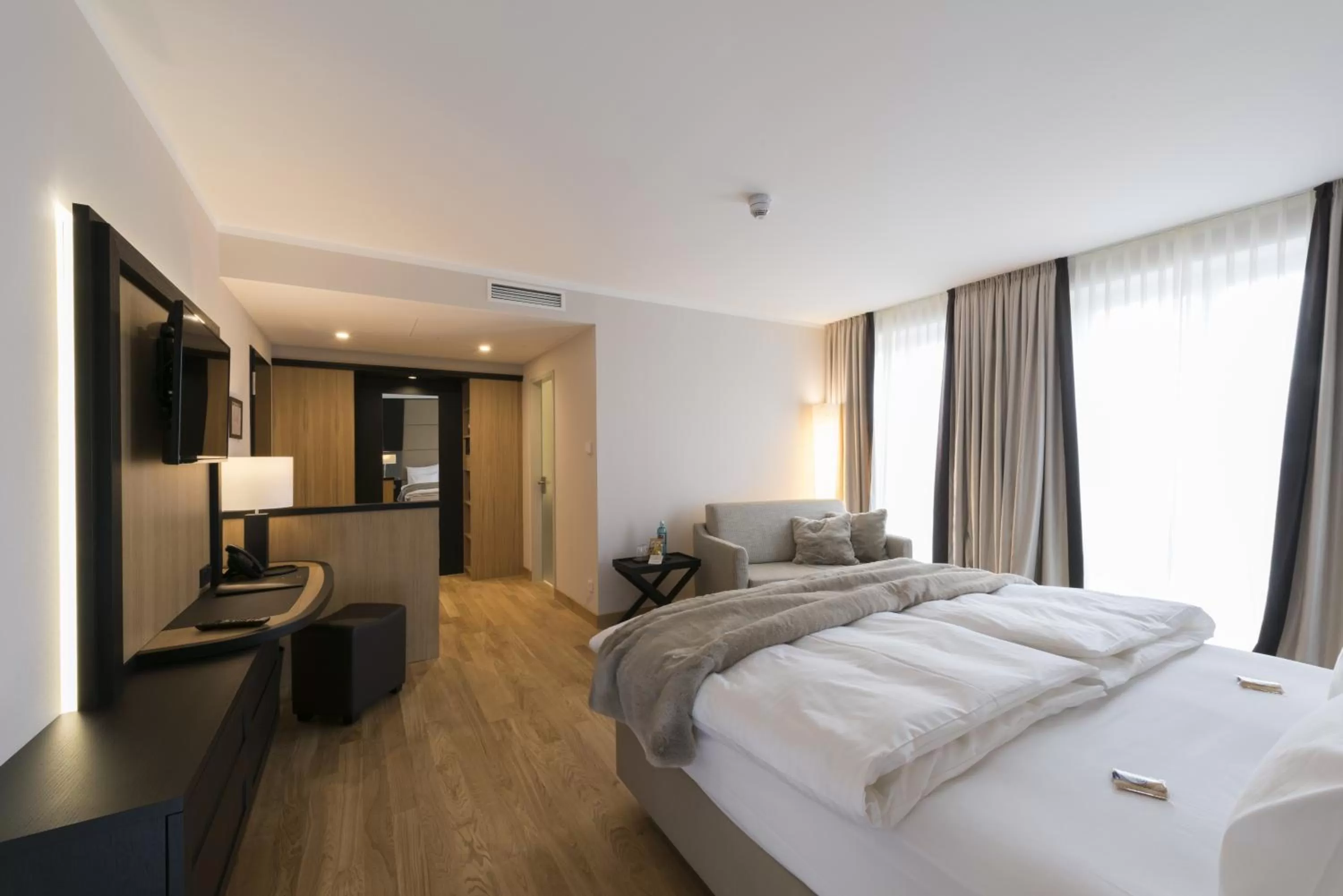 Photo of the whole room, Bed in Hofhotel Grothues-Potthoff