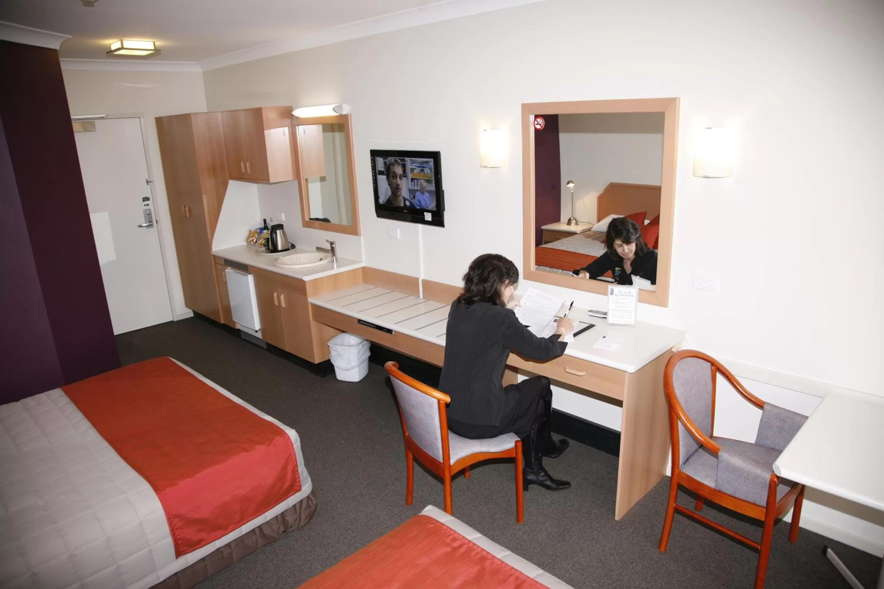 Deluxe Queen Room in Dubbo RSL Club Motel