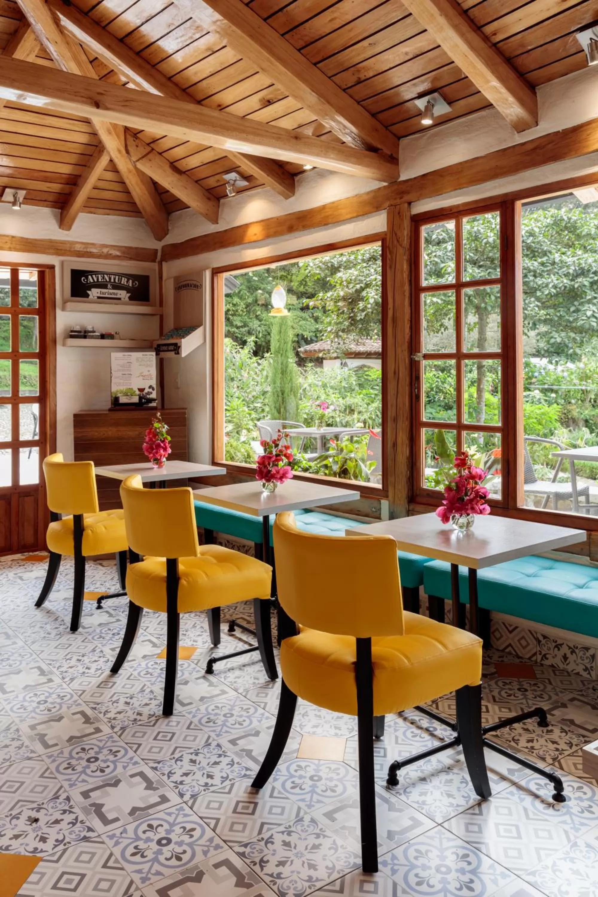 Restaurant/places to eat in Luna Volcán, Adventure SPA - formerly Luna Runtún