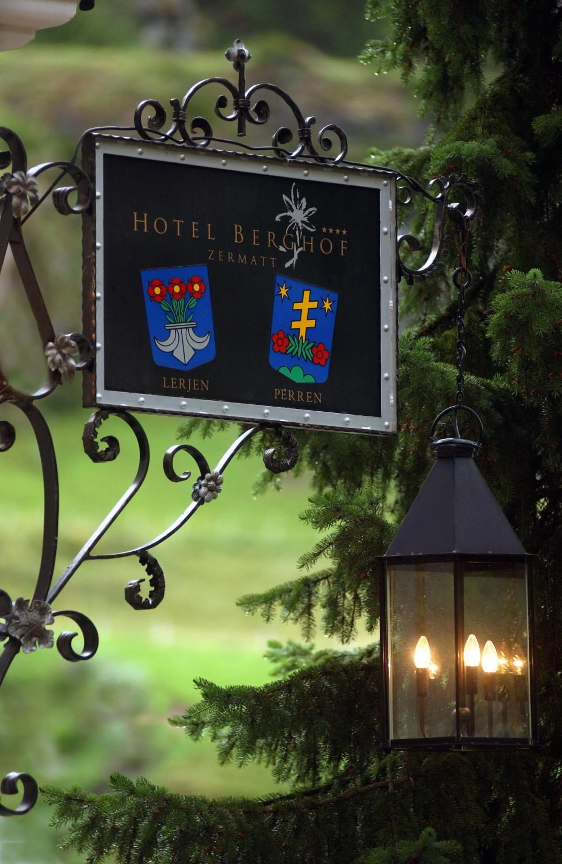 Facade/entrance in Hotel Berghof