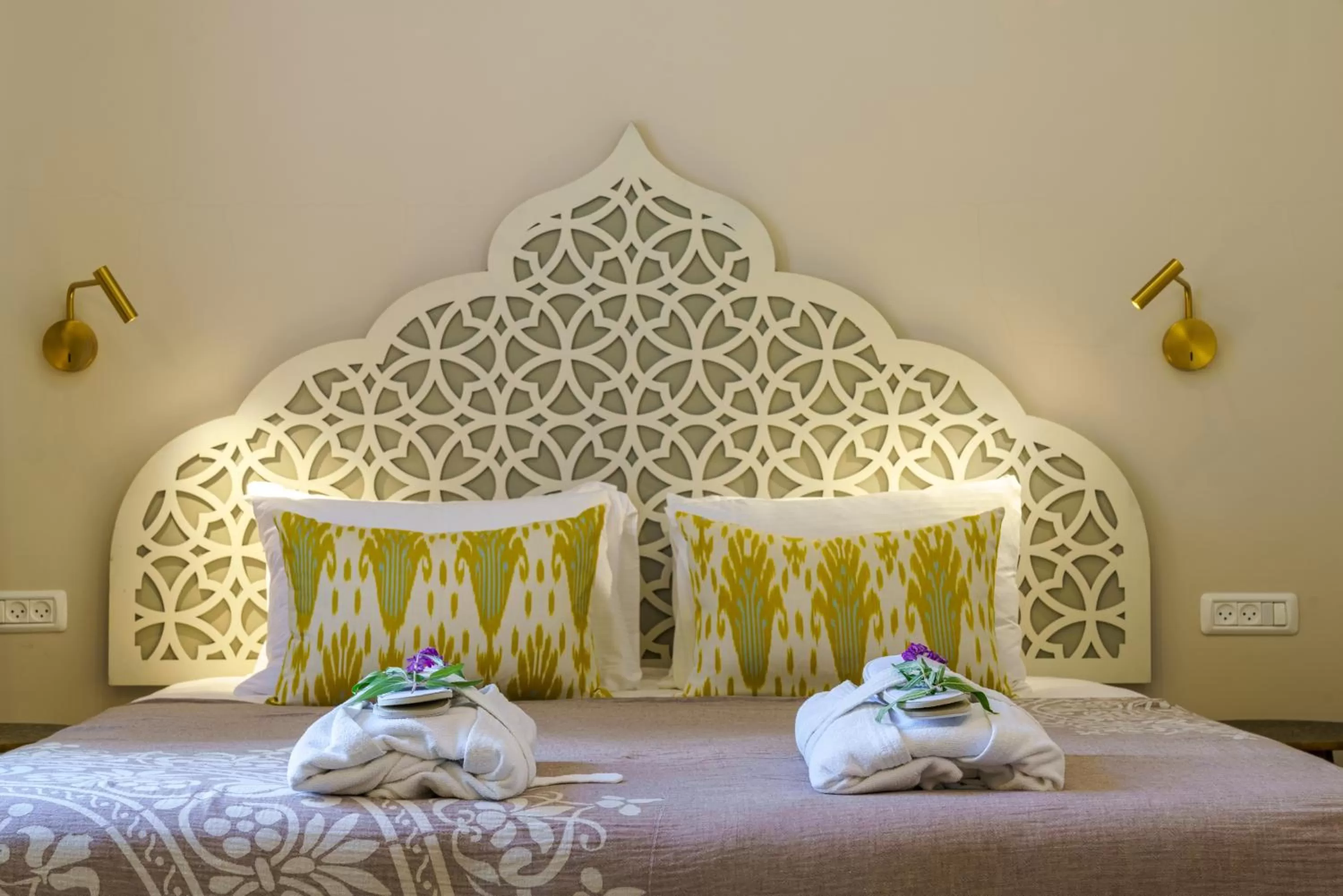 Bed in The Way Inn - Boutique Suites