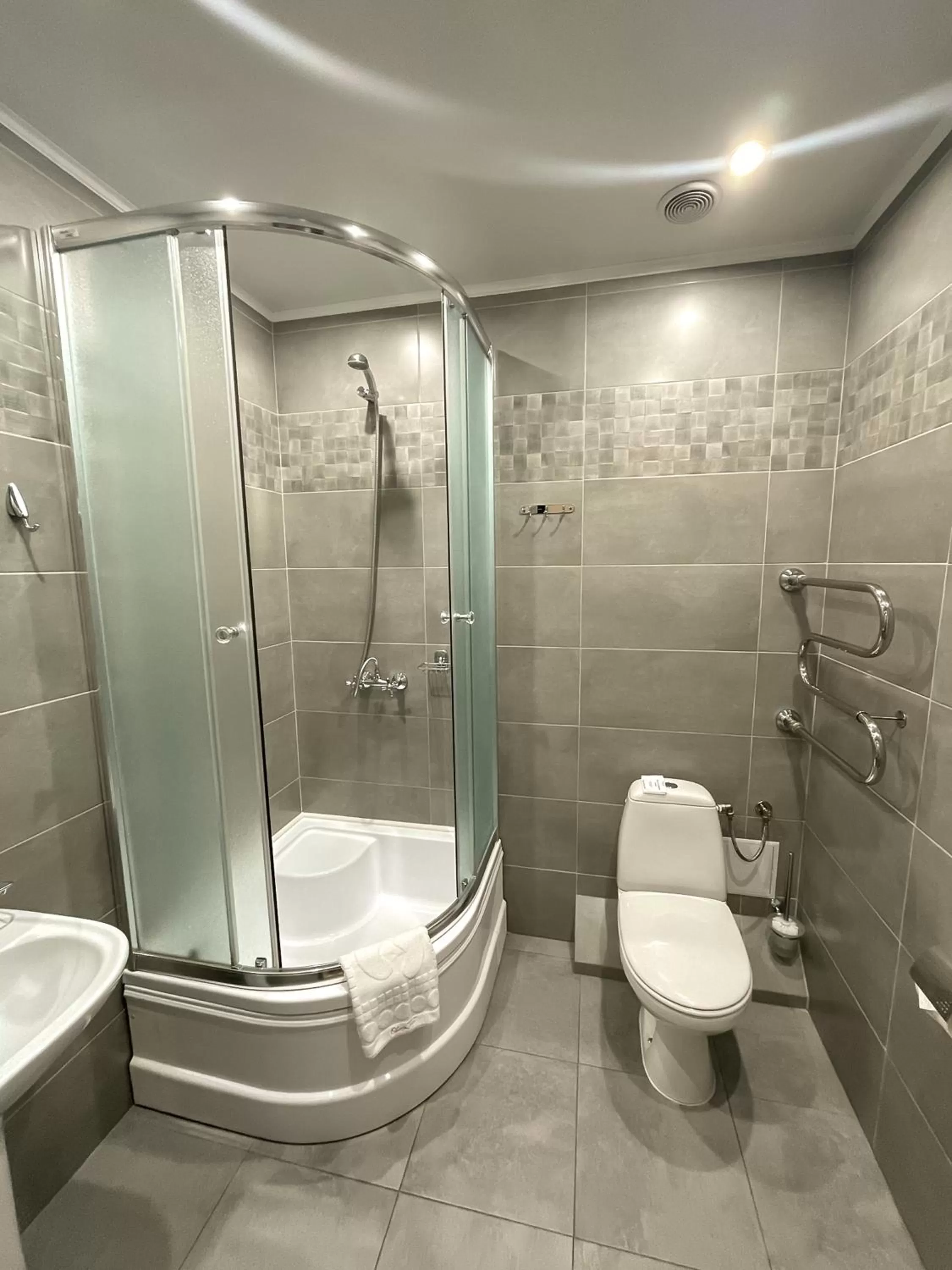 Bathroom in Oberig Hotel