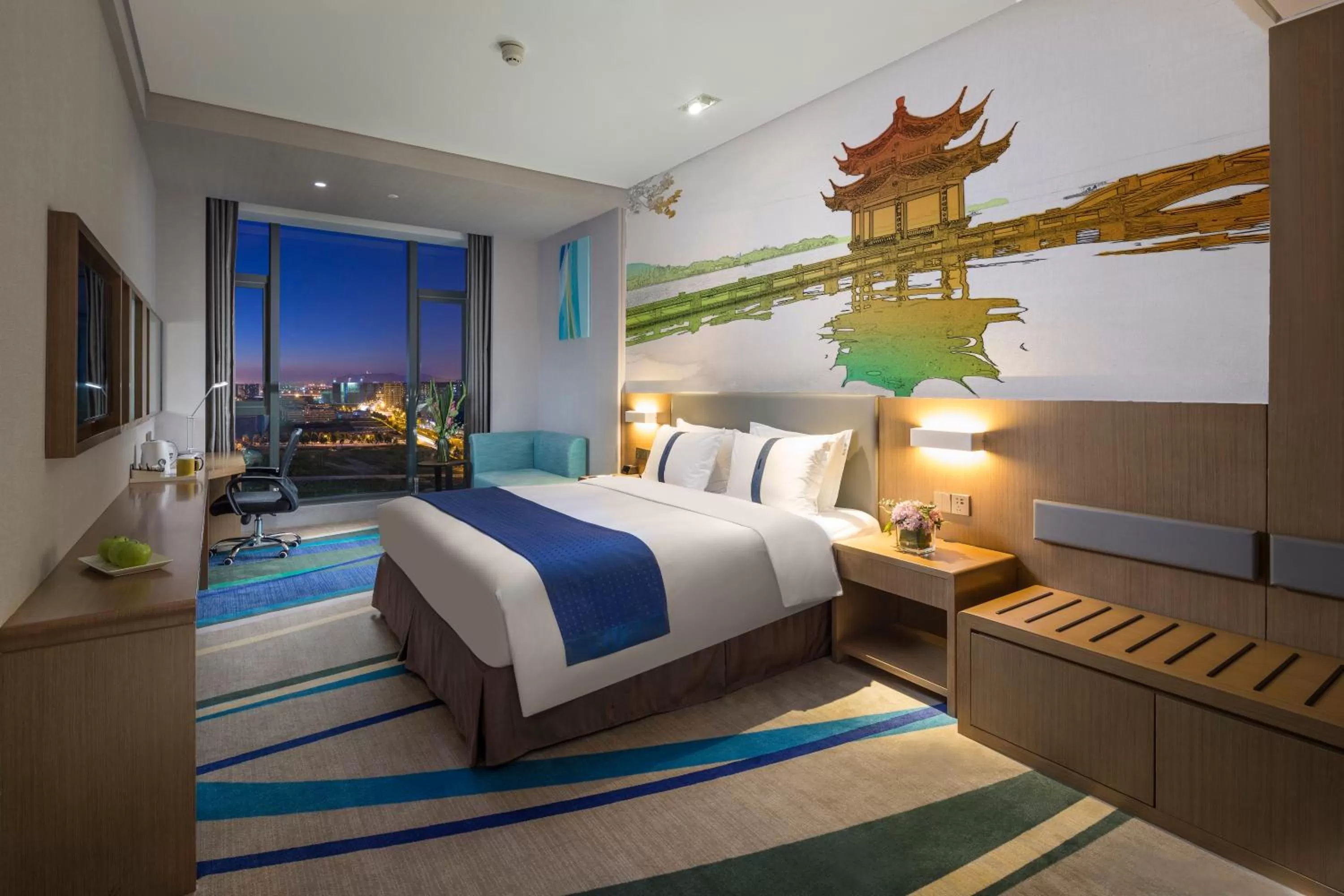 Photo of the whole room, Bed in Holiday Inn Express Hangzhou East Station by IHG