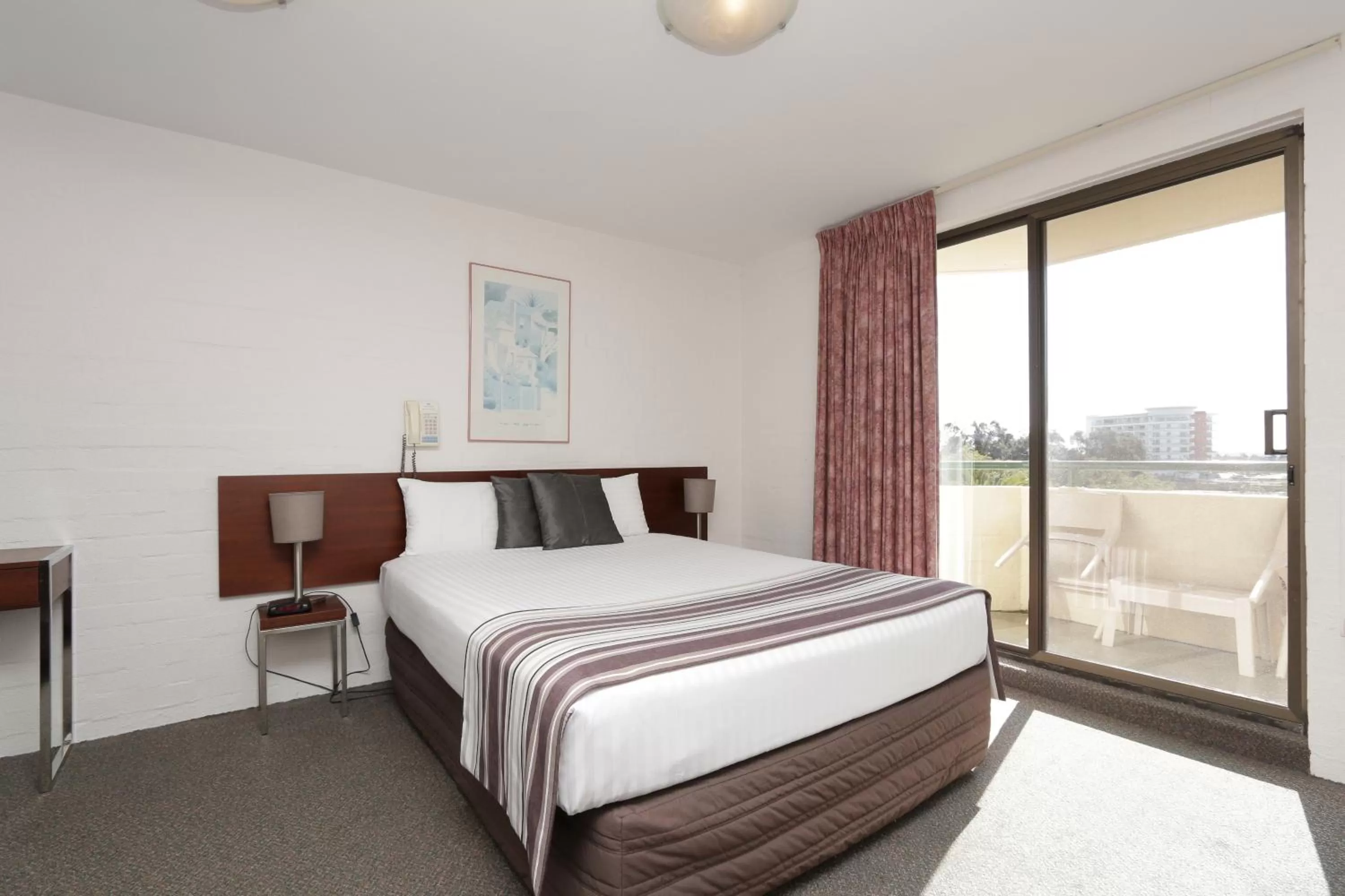 Standard Queen in Atrium Hotel Mandurah