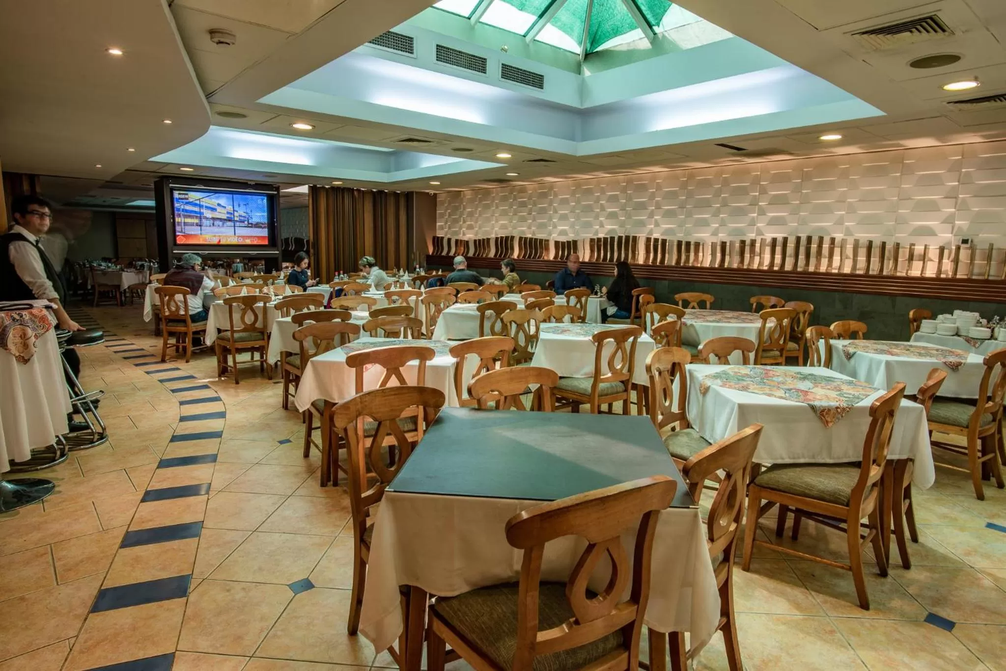 Restaurant/places to eat in Hotel Libertador