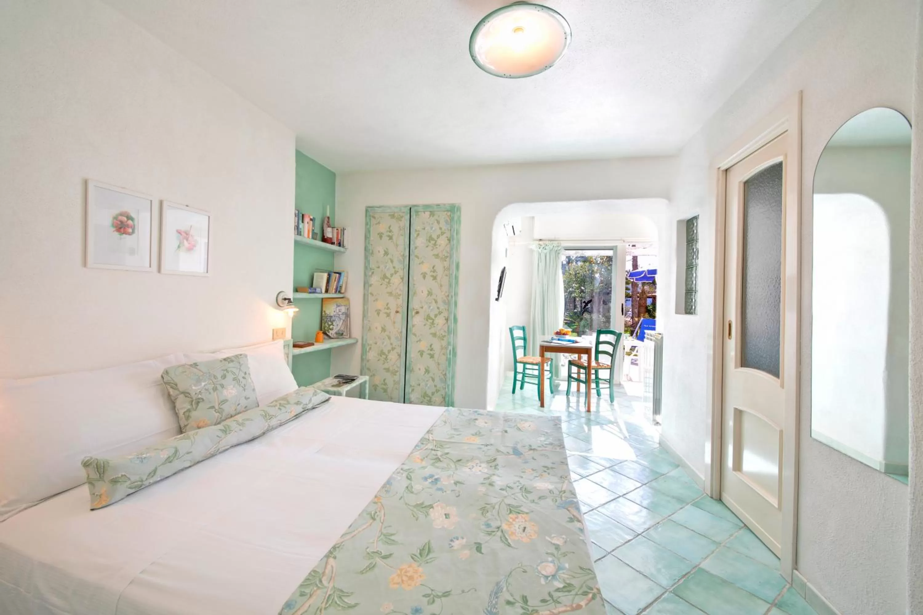 Bed in Villa Ravino Aparthotel