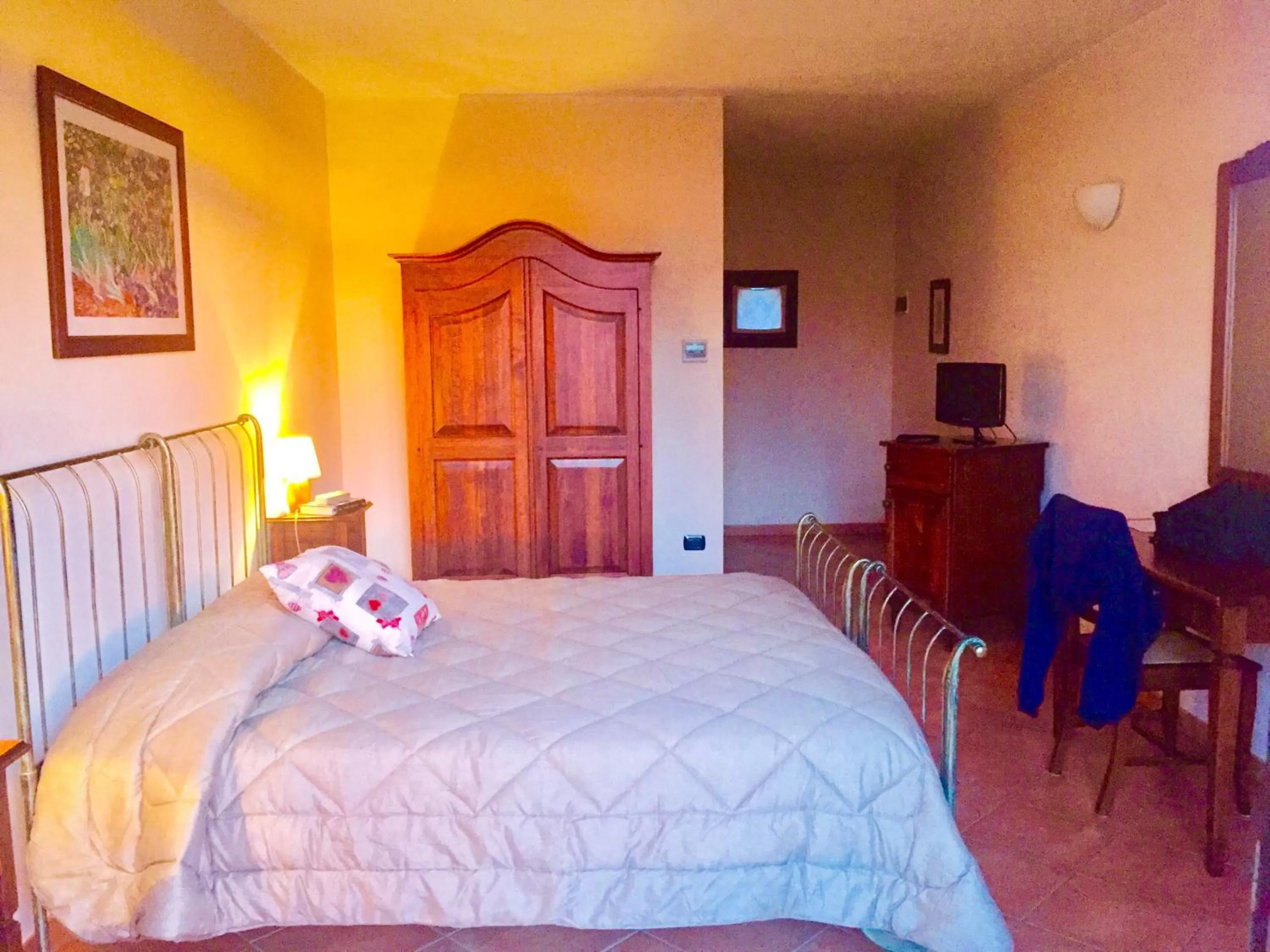 Bed in Albergo Cosmera