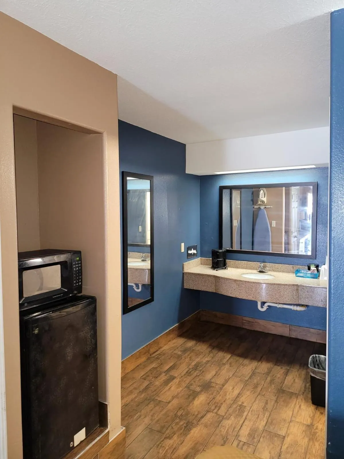 Bed in Texas Inn and Suites Raymondville