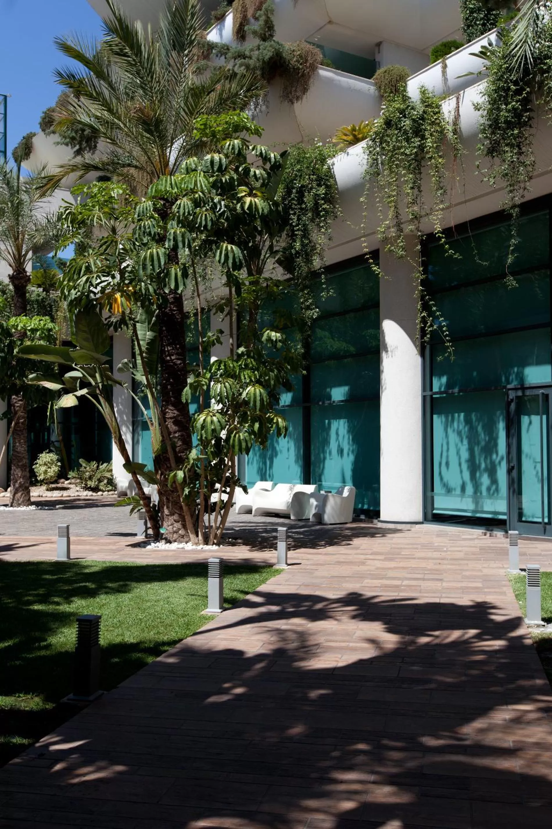 Garden view in Hotel Deloix 4* Sup