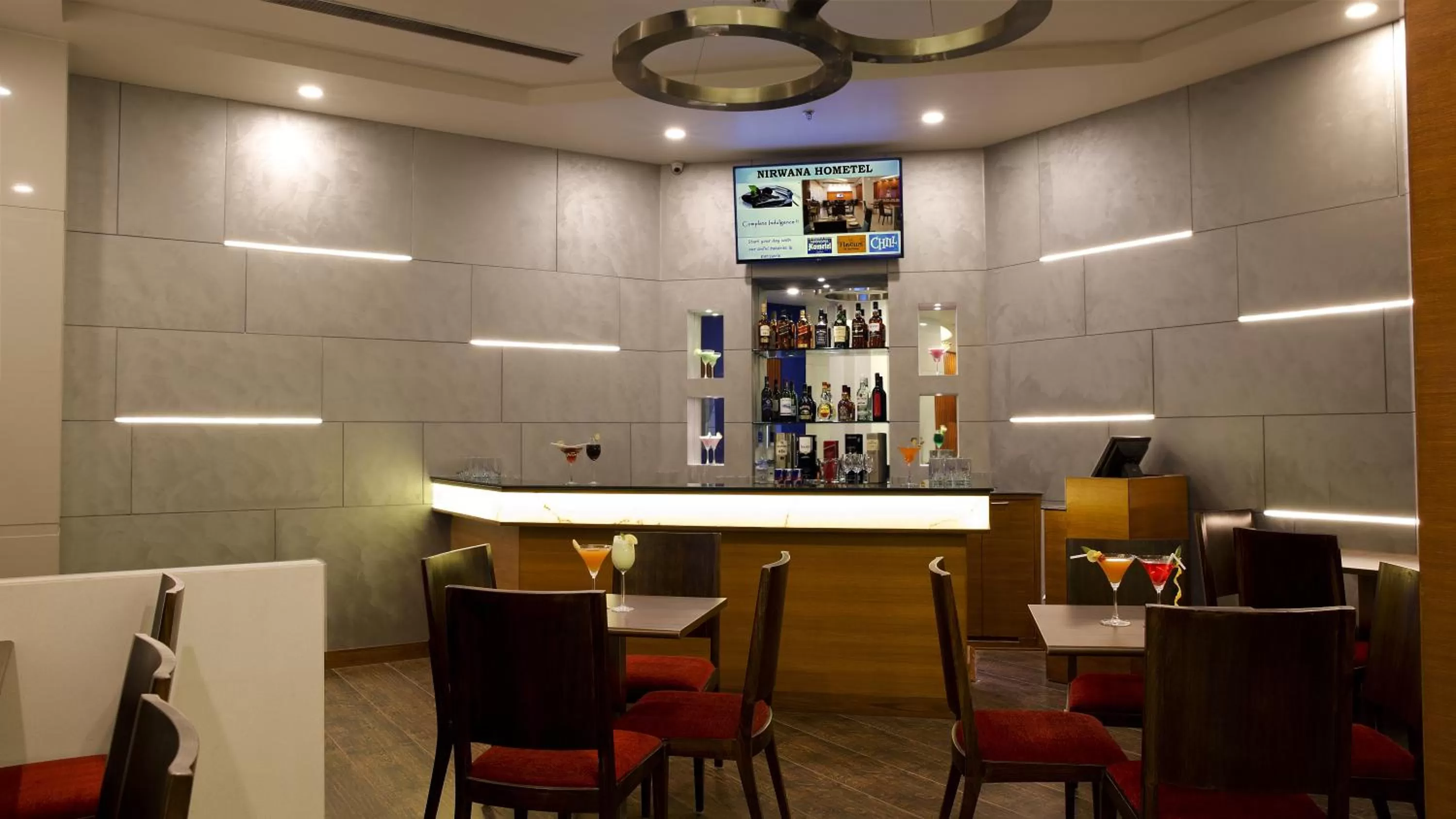Lounge or bar in Nirwana Hometel Jaipur- A Sarovar Hotel