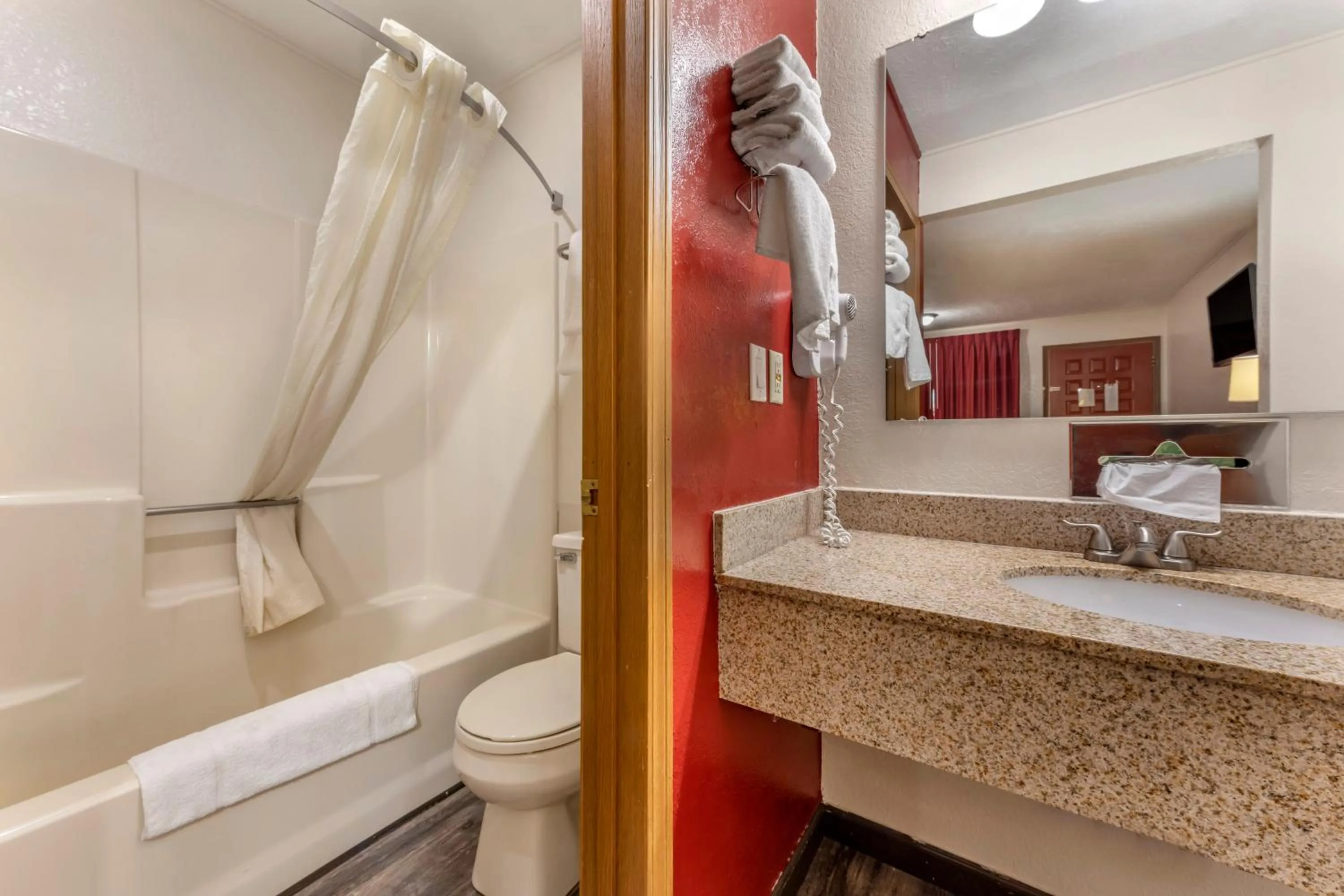 Bathroom in Econo Lodge Wooster