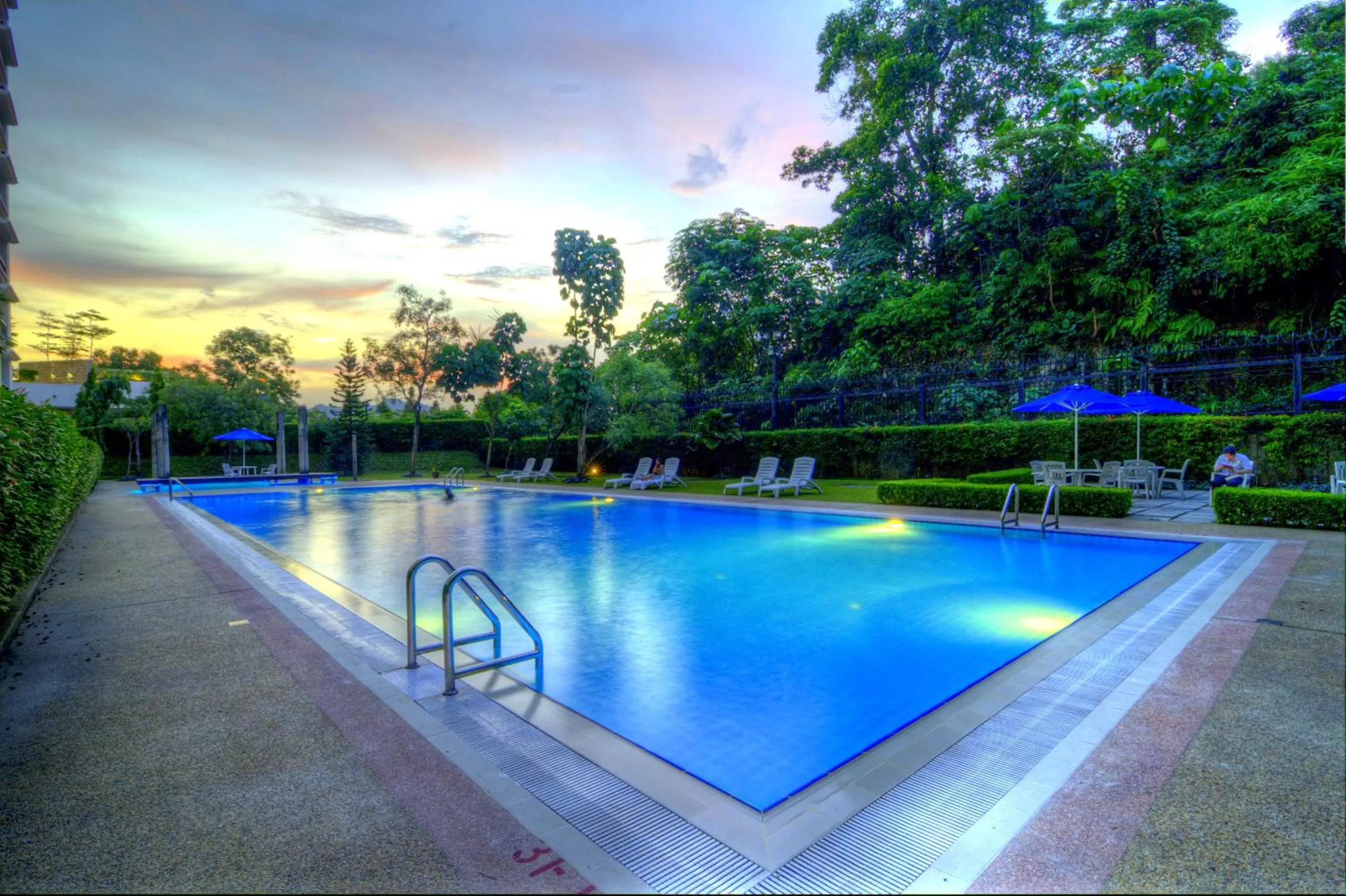Swimming pool in Wedgewood Residences