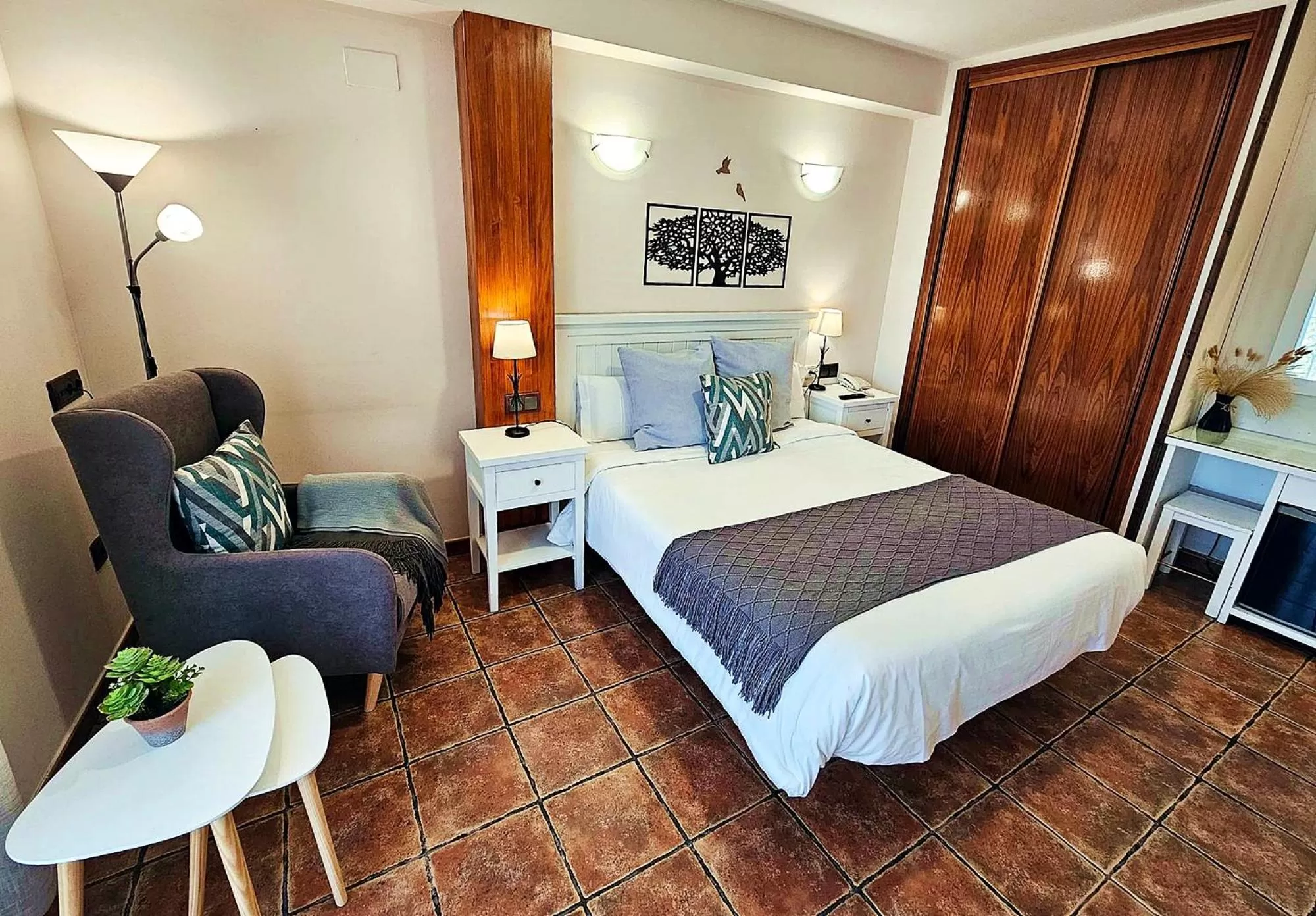 Bedroom, Bed in Hotel Medina de Toledo