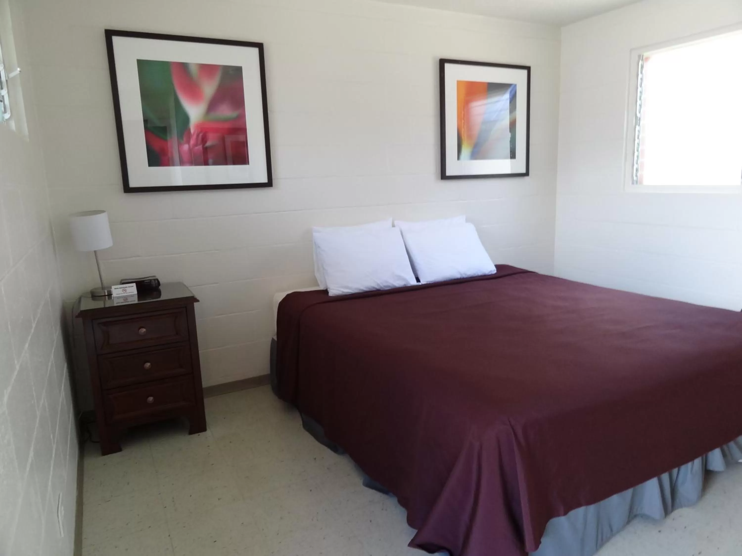 Bed in Tip Top Motel