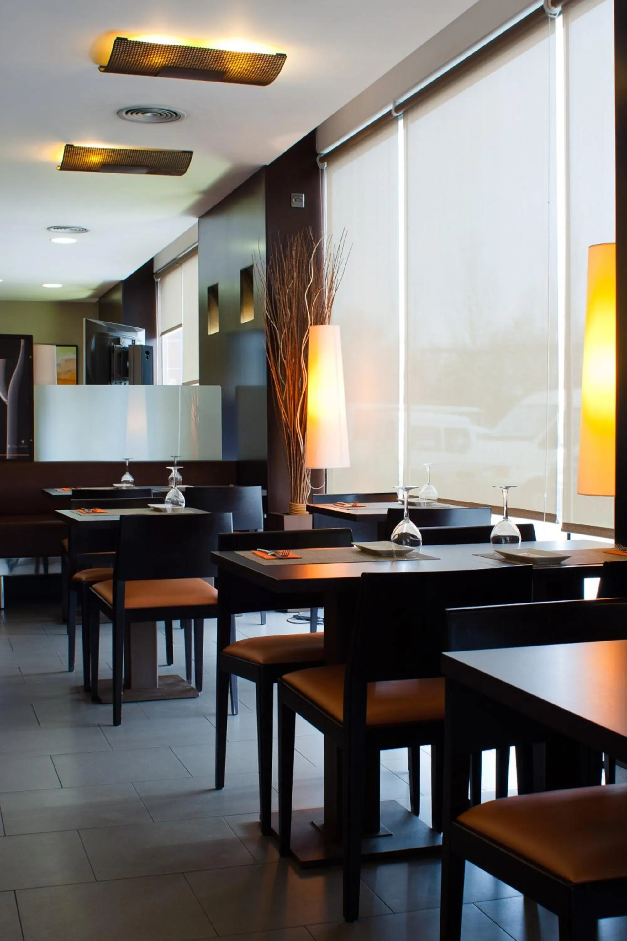 Restaurant/places to eat in Ibis Barcelona Molins de Rei