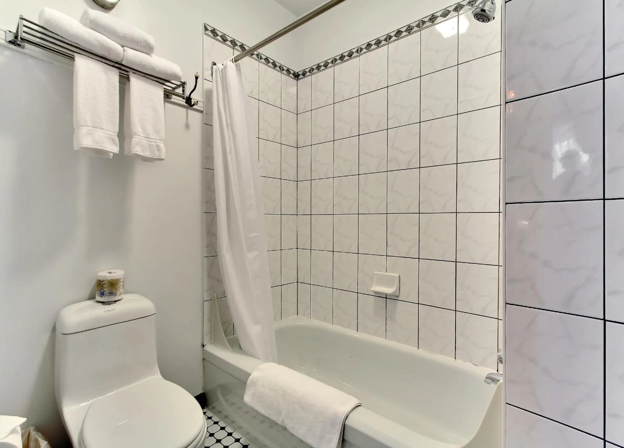 Bathroom in Hôtel Marie-Rollet