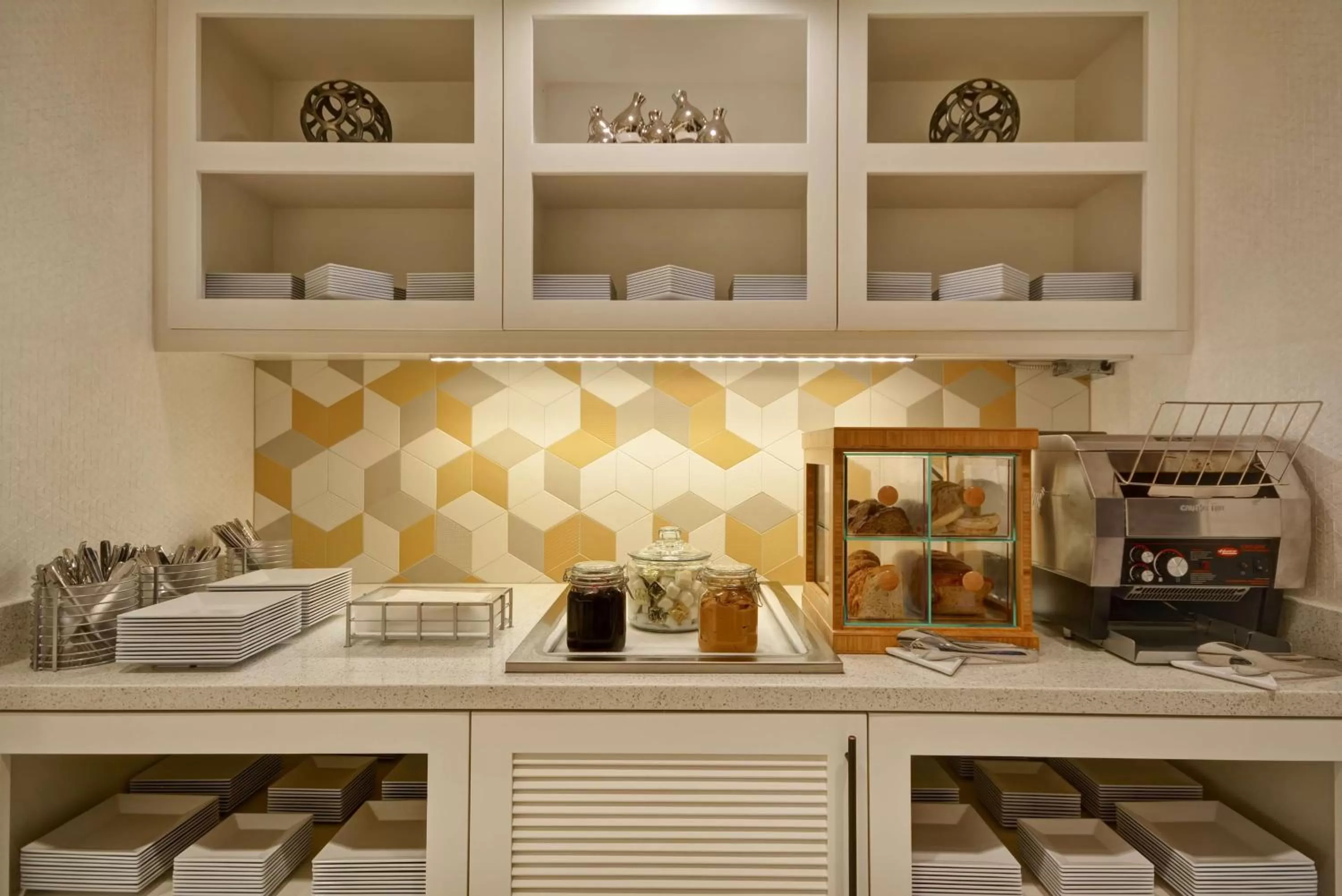 Restaurant/places to eat in Hyatt Place Fresno