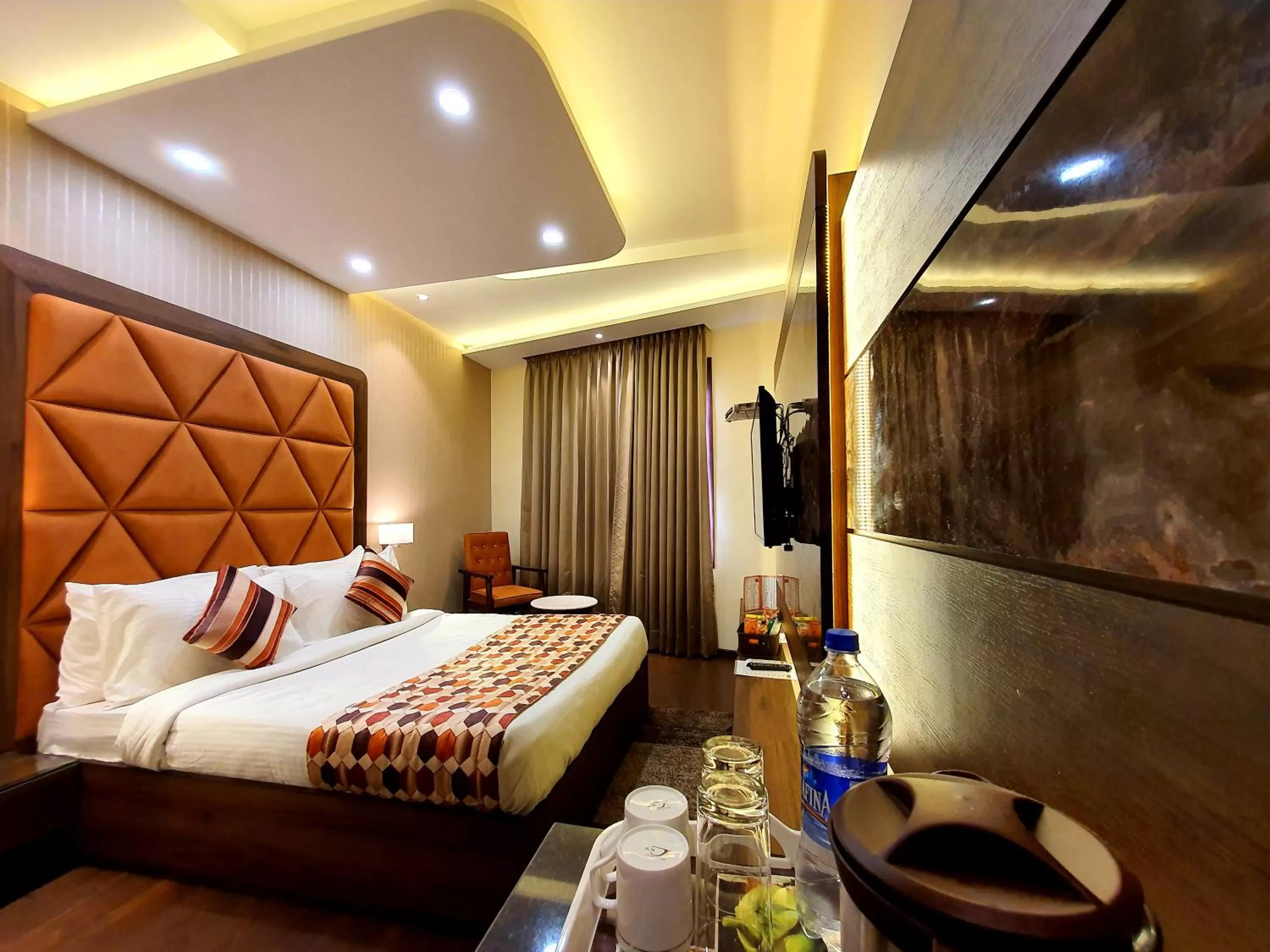 Bed in Hotel Makhan Residency