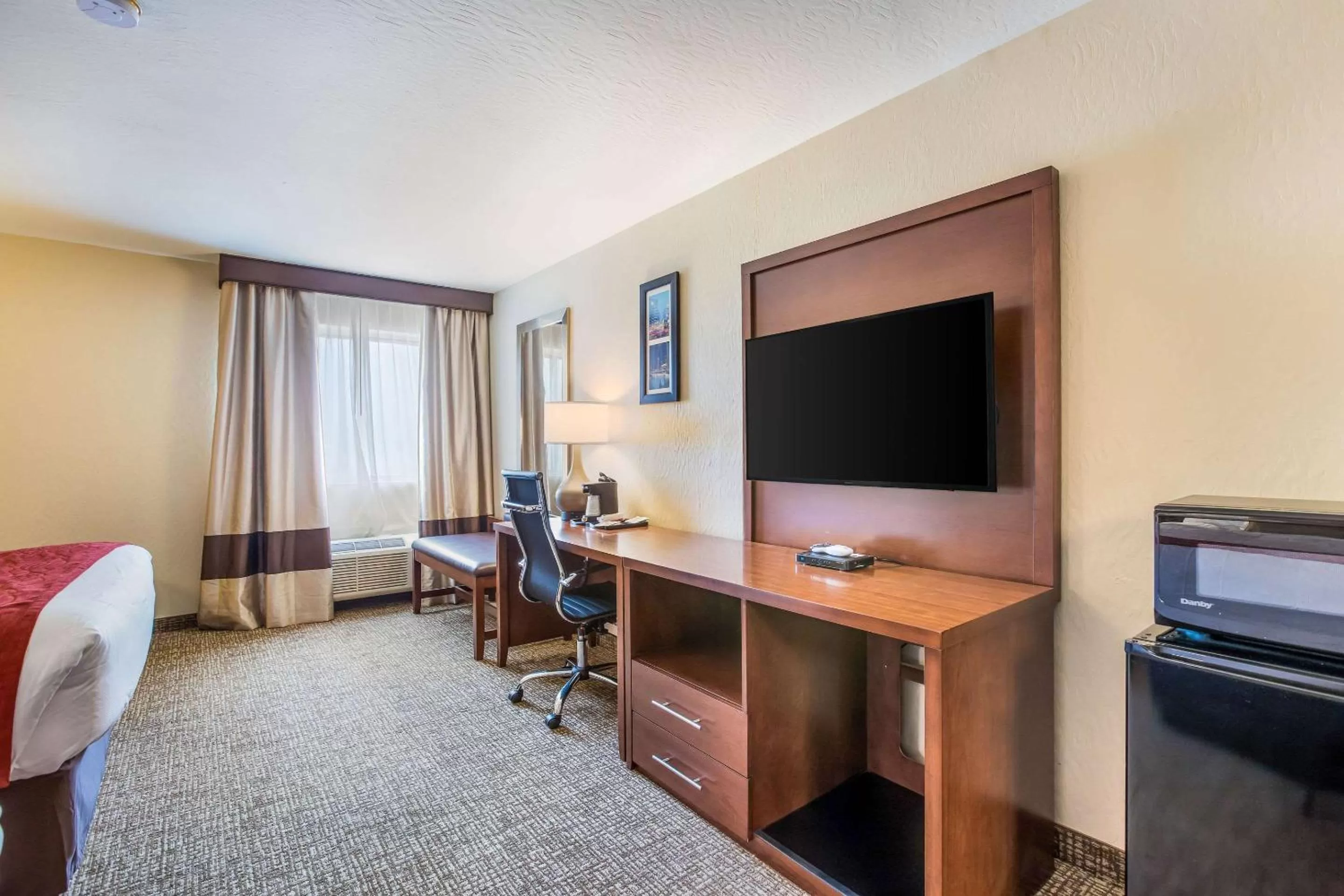 Photo of the whole room in Comfort Inn & Suites Fairborn near Wright Patterson AFB
