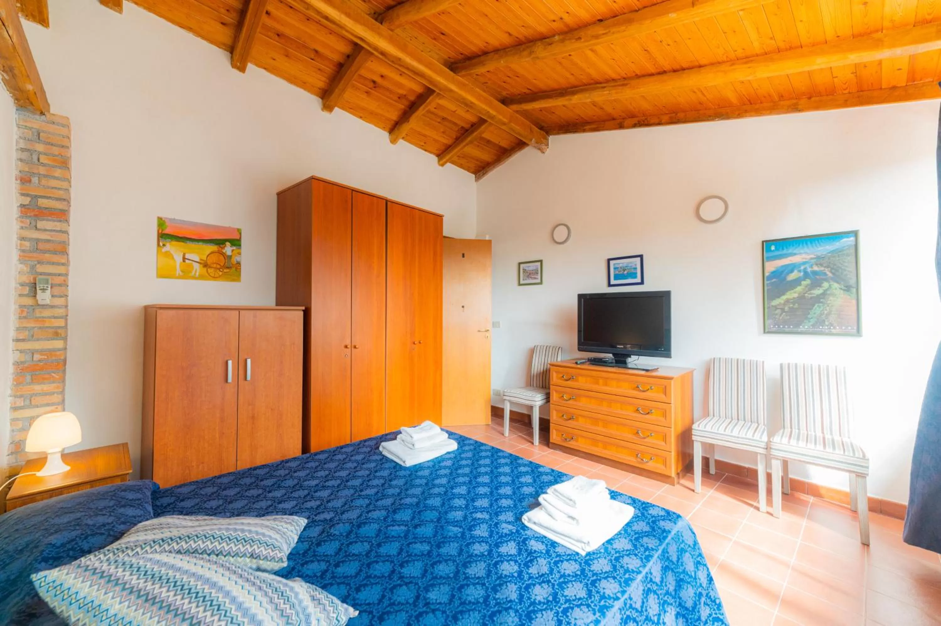 Photo of the whole room, Bed in ToviMar Apartments