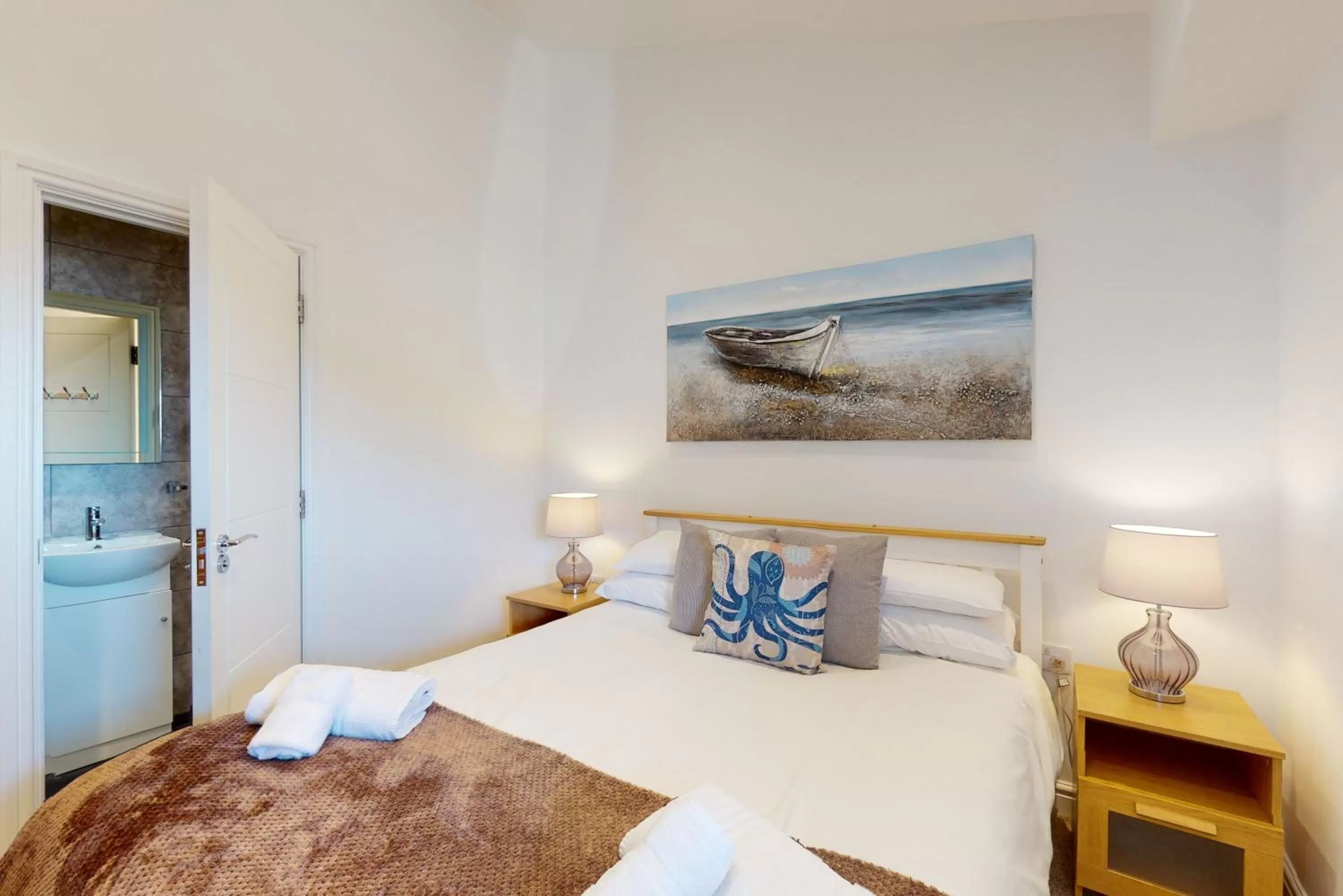 Bedroom, Bed in Crabbers' Wharf